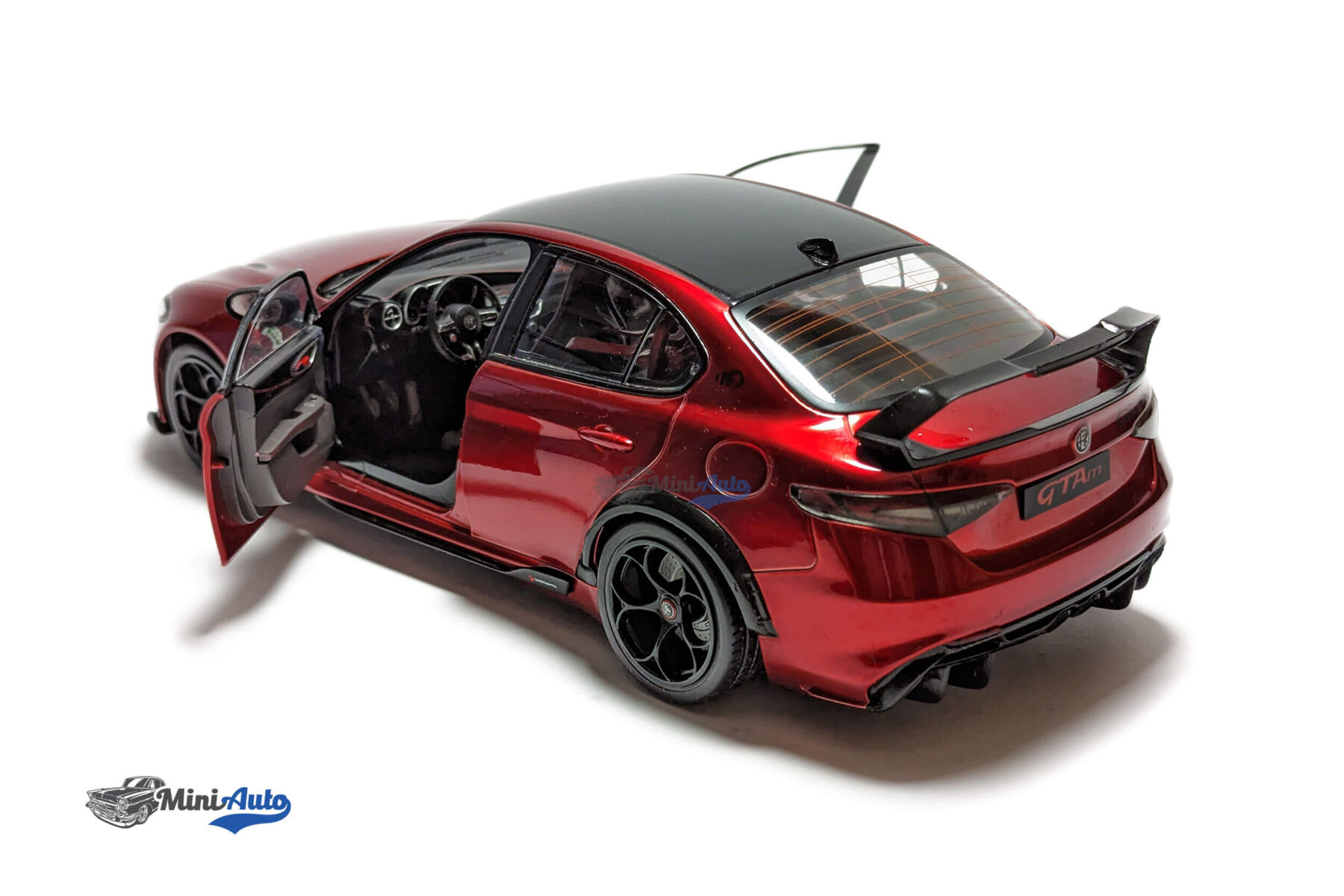 Alfa Romeo Giulia GTA M - 2021 - Red - Image 3