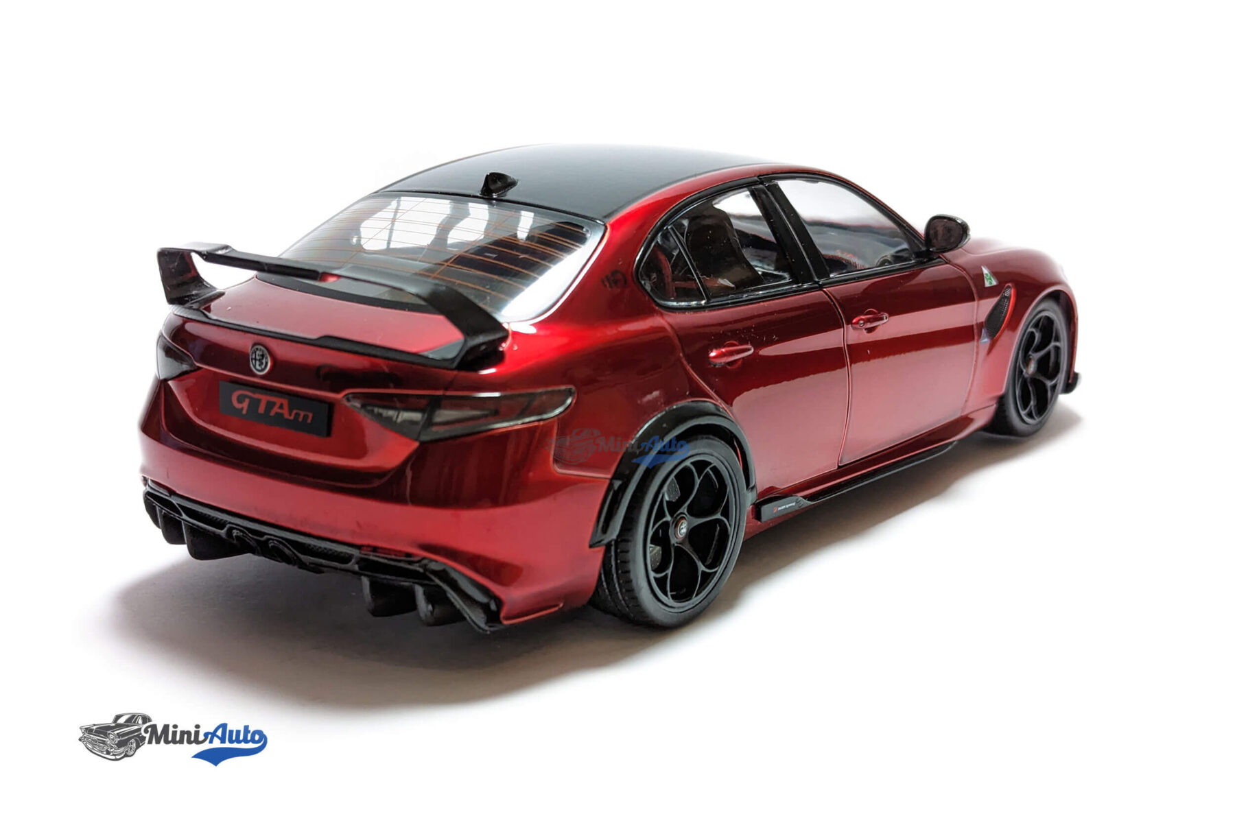 Alfa Romeo Giulia GTA M - 2021 - Red - Image 9