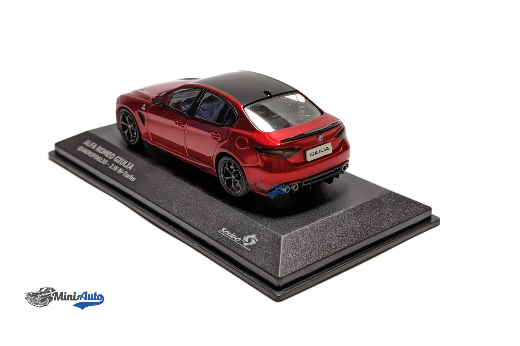 Alfa-Romeo-Giulia-Quadrifoglio---2021---Red_6 Alfa Romeo Giulia Quadrifoglio - 2021 - Red - Image 7