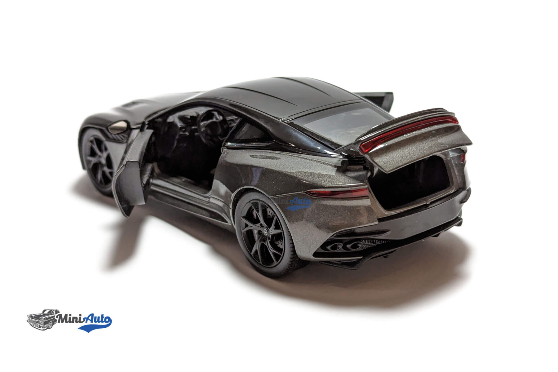 Aston Martin DBS Superleggera - 2018 - Grey - Image 4