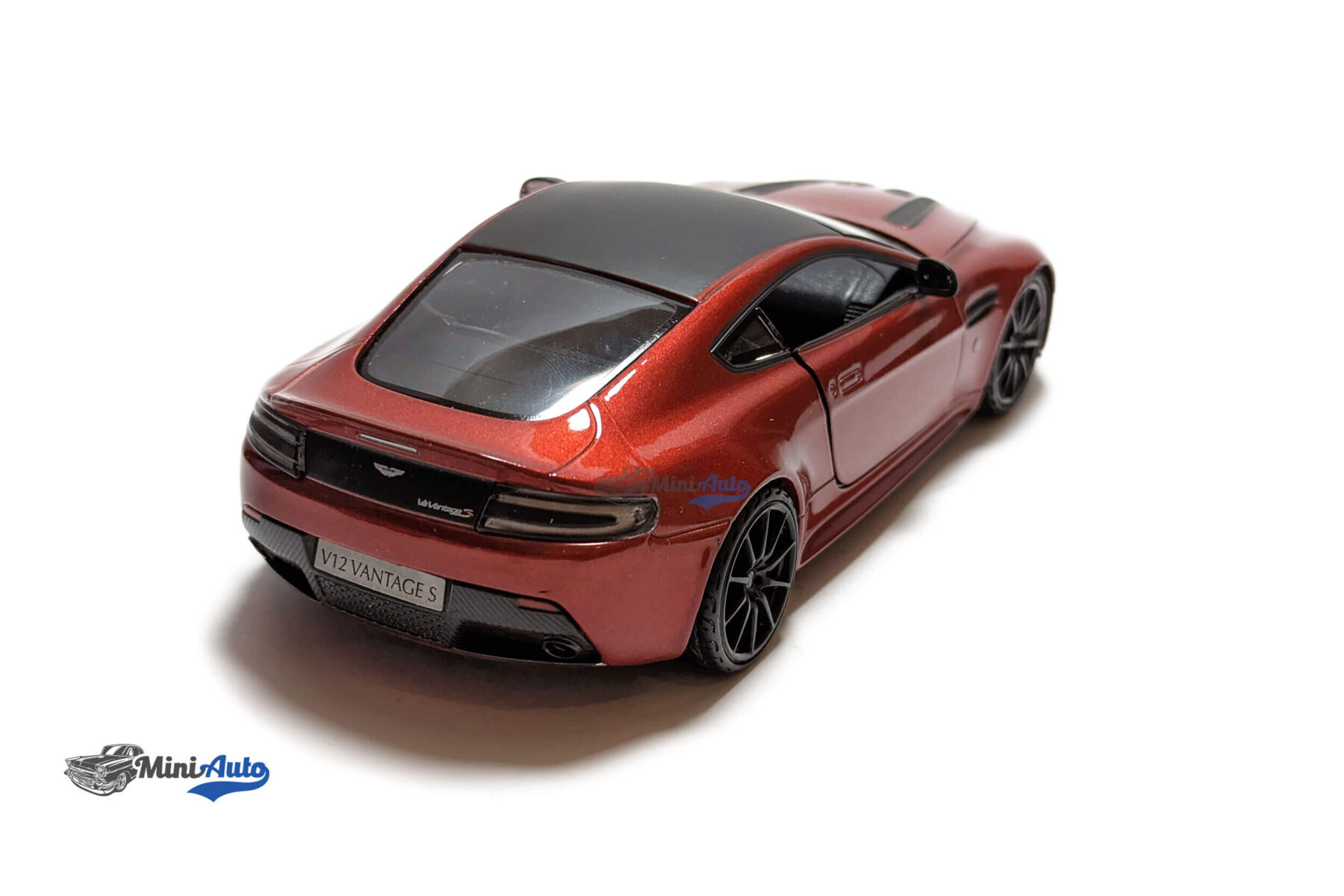 Aston Martin V12 Vantage S - 2013 - Red - Image 4