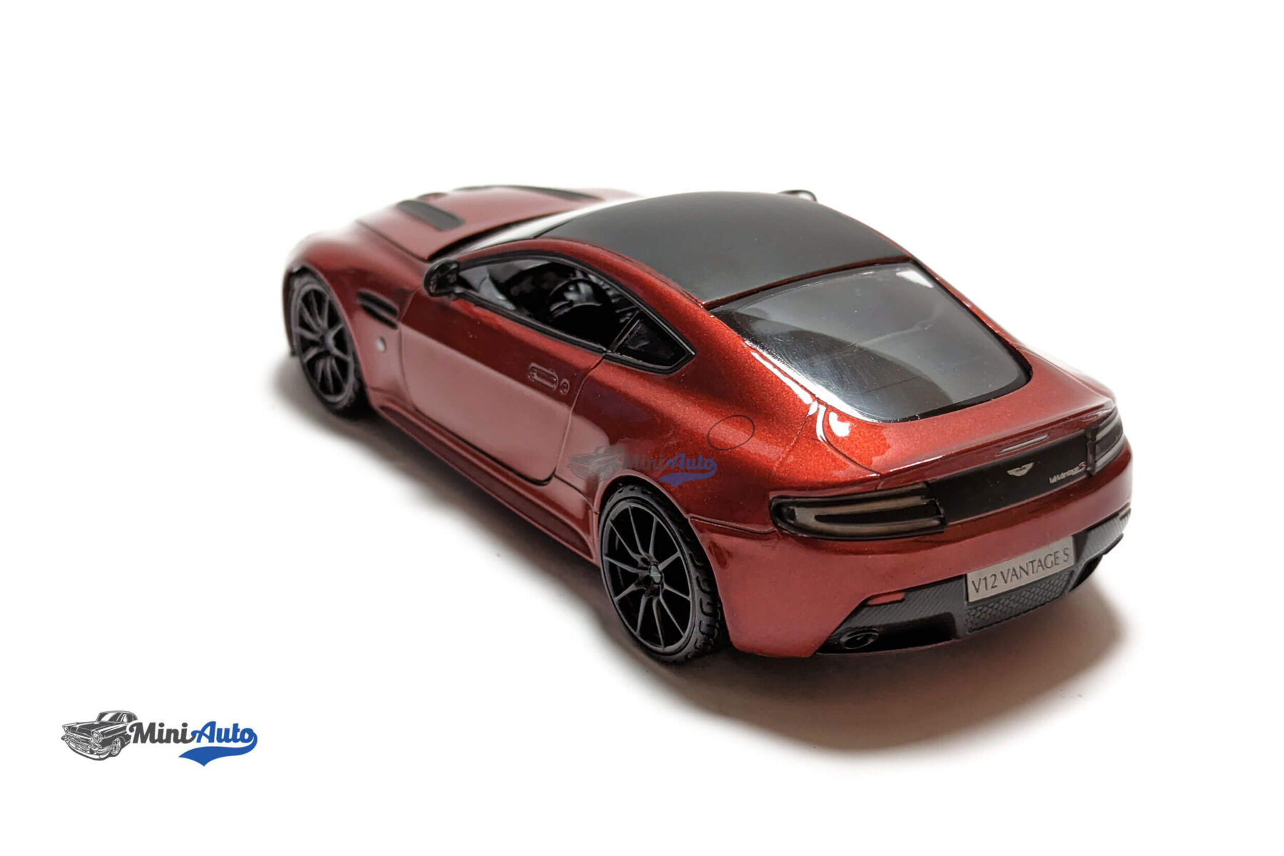 Aston Martin V12 Vantage S - 2013 - Red - Image 5