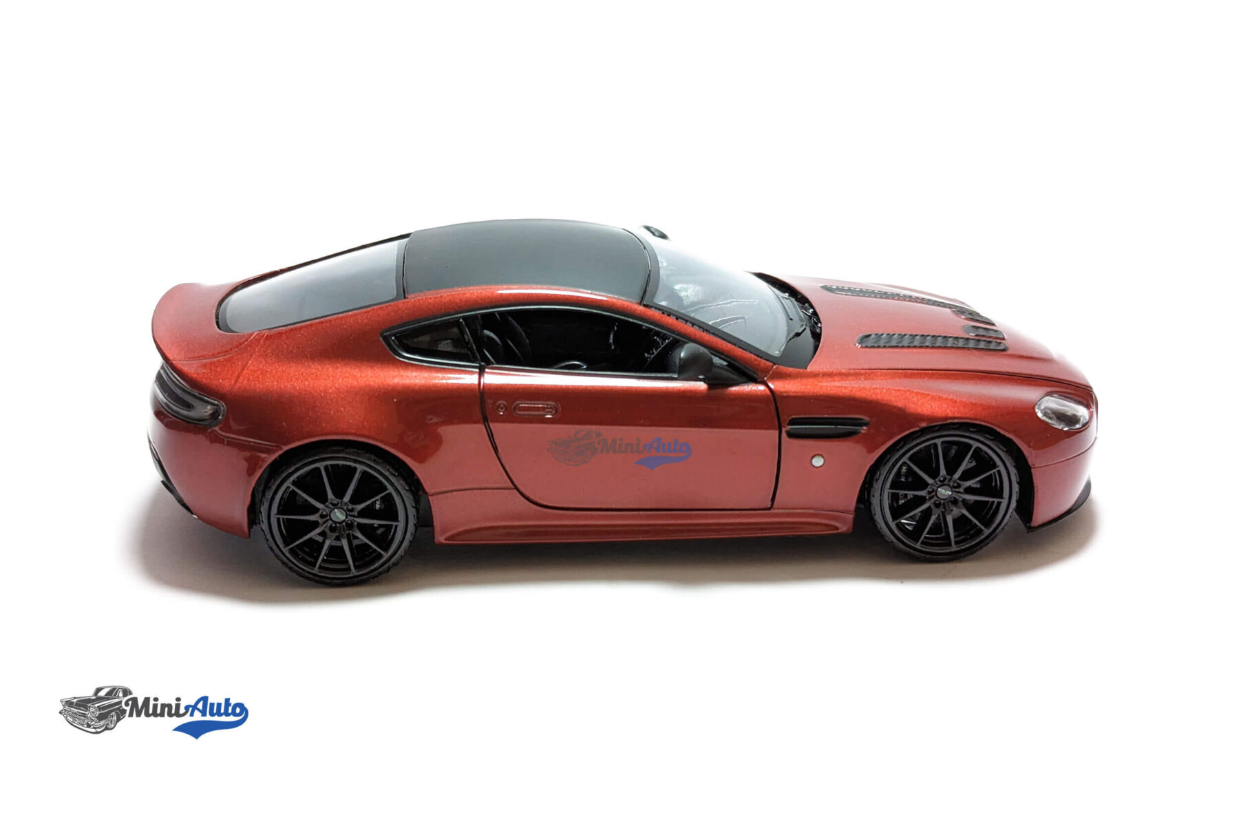 Aston Martin V12 Vantage S - 2013 - Red - Image 6