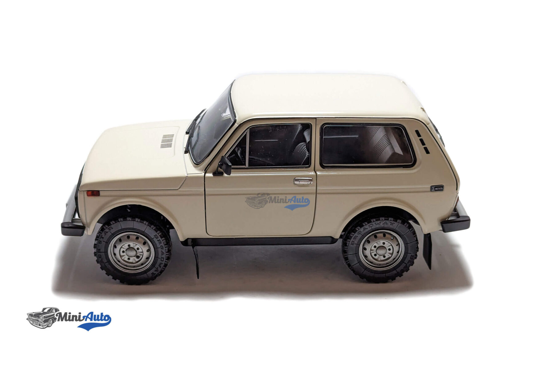 Lada Niva - 1980 - White - Image 8