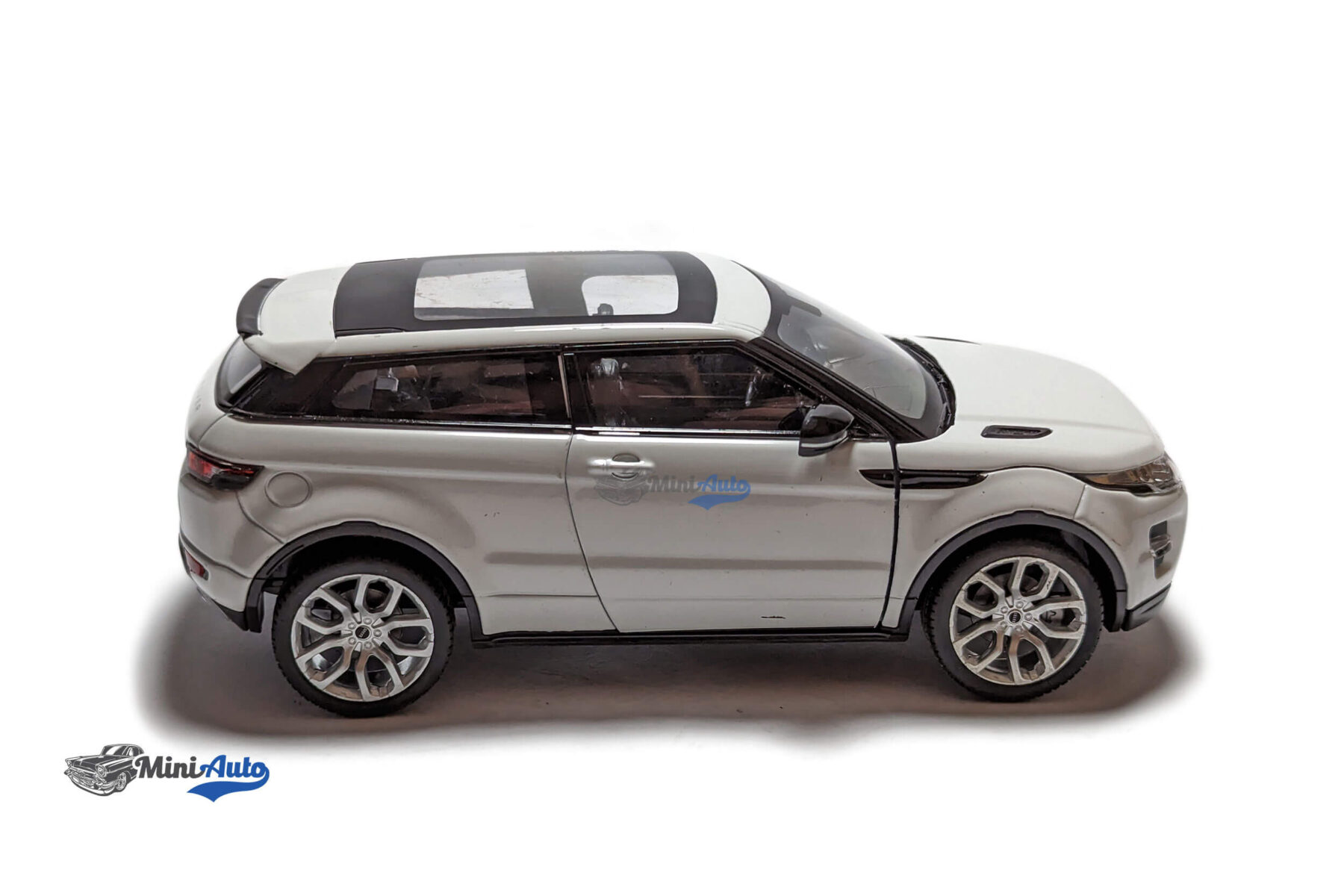 Land Rover Range Rover Evoque - 2011 - White - Image 8