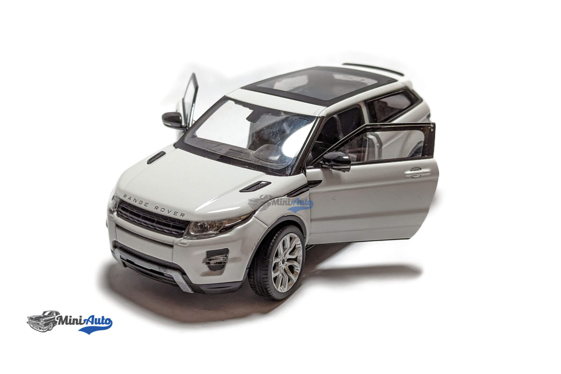 Land Rover Range Rover Evoque - 2011 - White - Image 2