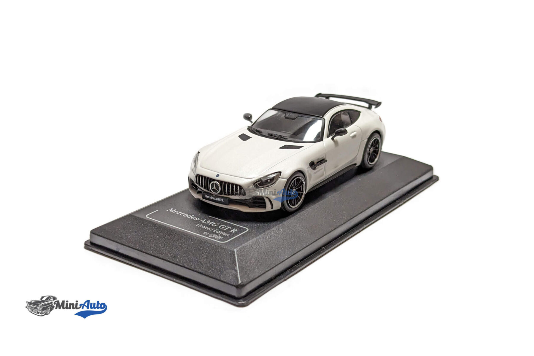 Mercedes-Benz AMG GT R Coupe Plain Body - 2018 - White - Image 3