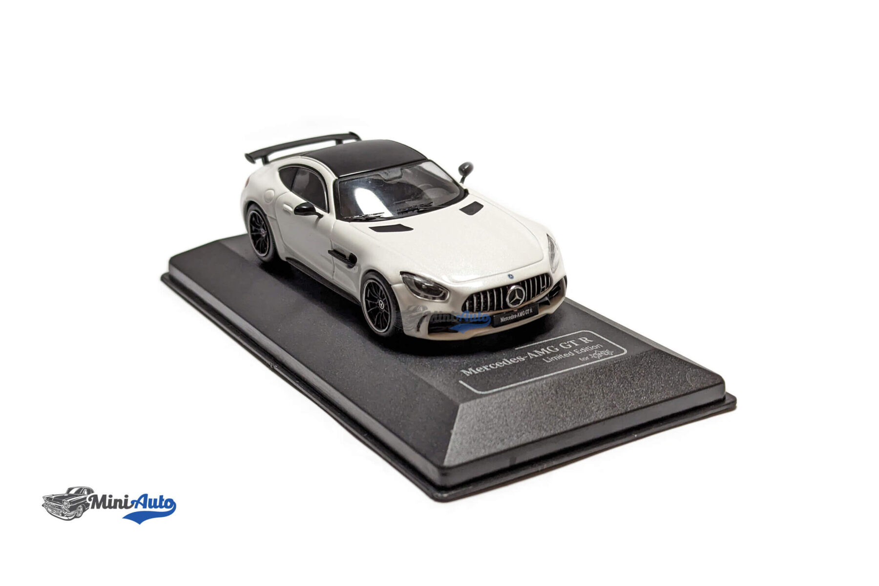 Mercedes-Benz AMG GT R Coupe Plain Body - 2018 - White - Image 4