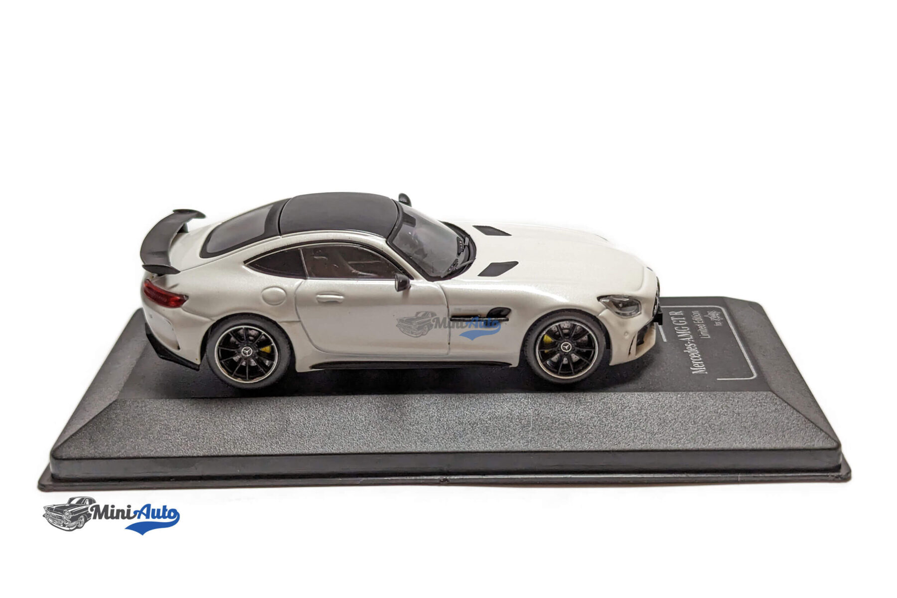 Mercedes-Benz AMG GT R Coupe Plain Body - 2018 - White - Image 2