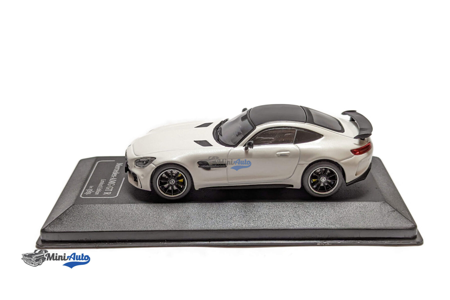 Mercedes-Benz AMG GT R Coupe Plain Body - 2018 - White - Image 5