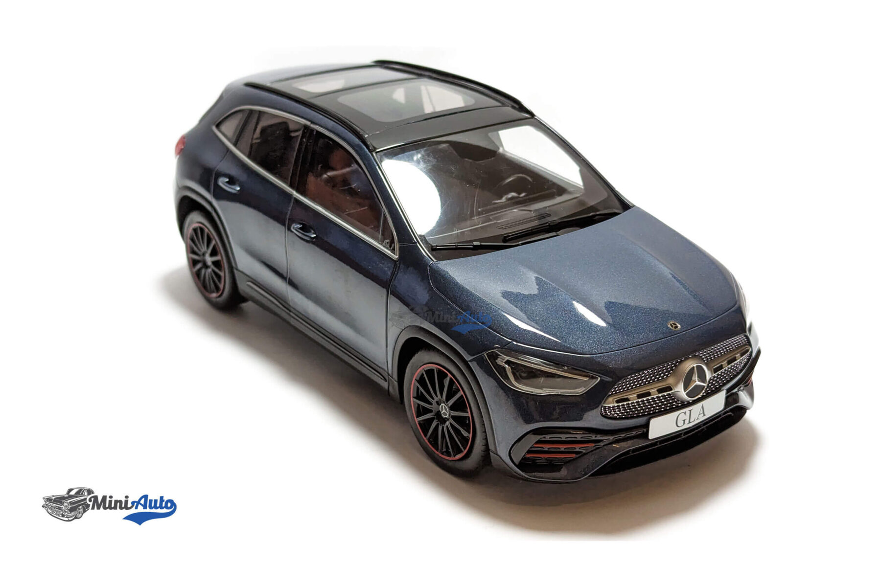 Mercedes-Benz-GLA-Class-H247-AMG---2020---Dark-Blue_02 Mercedes-Benz GLA-Class H247 AMG - 2020 - Dark Blue - Image 4