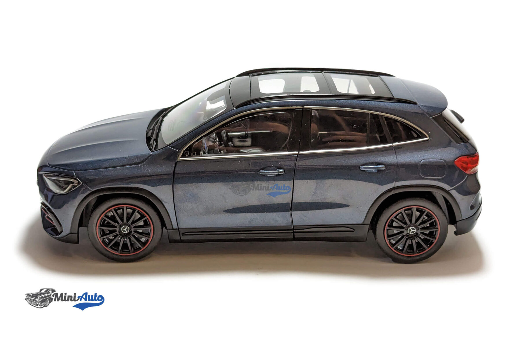 Mercedes-Benz-GLA-Class-H247-AMG---2020---Dark-Blue_04 Mercedes-Benz GLA-Class H247 AMG - 2020 - Dark Blue - Image 8