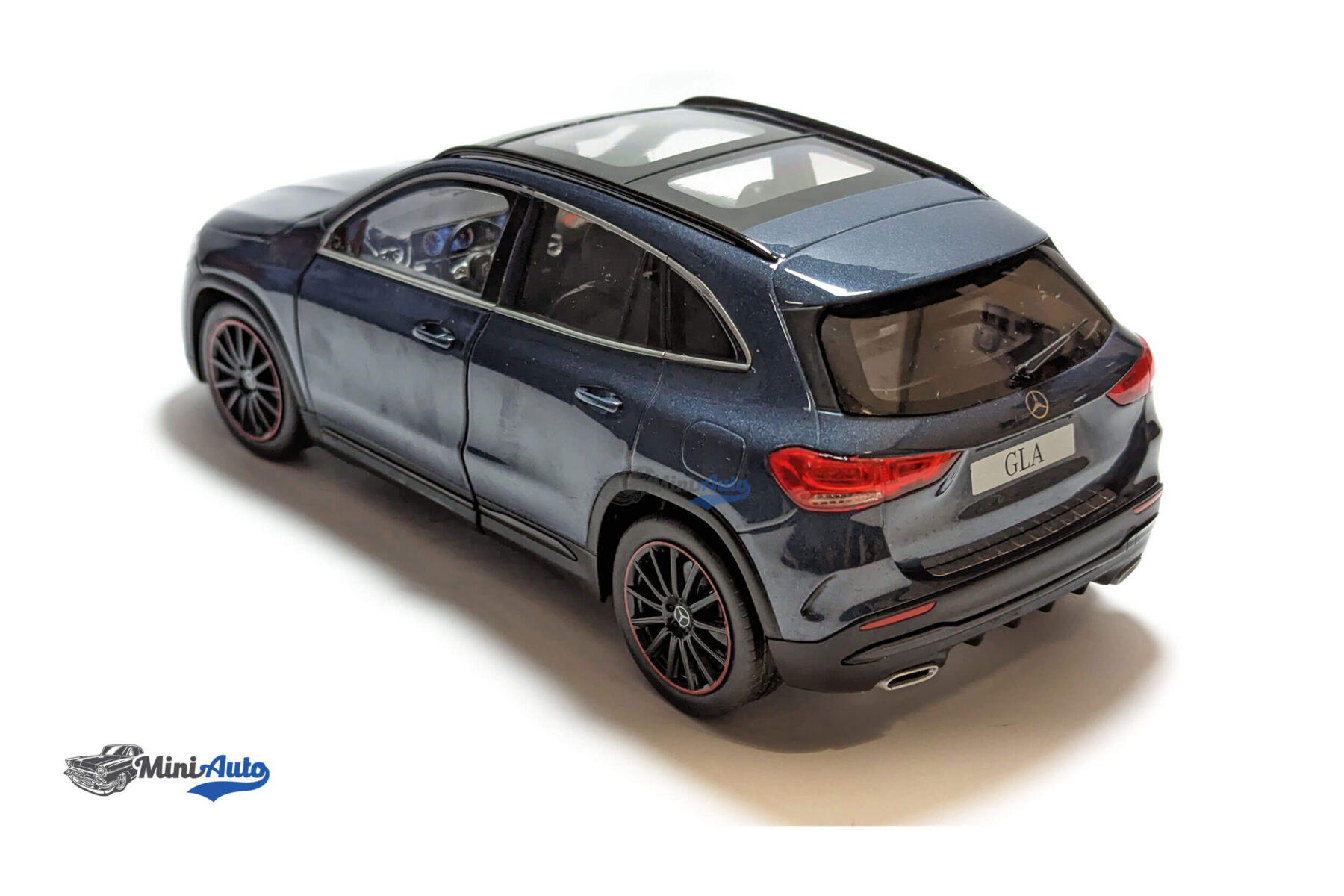 Mercedes-Benz-GLA-Class-H247-AMG---2020---Dark-Blue_05 Mercedes-Benz GLA-Class H247 AMG - 2020 - Dark Blue - Image 11