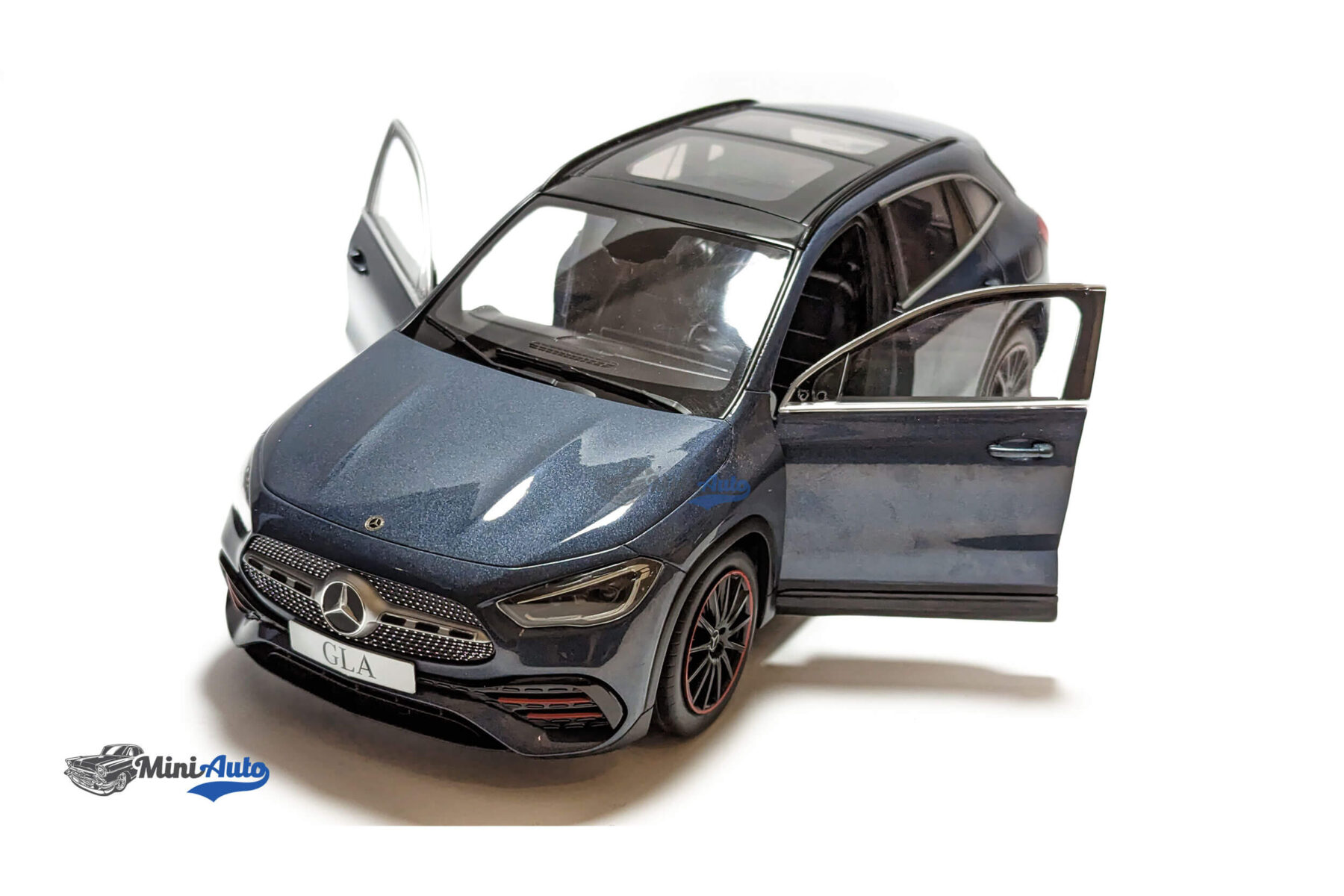 Mercedes-Benz-GLA-Class-H247-AMG---2020---Dark-Blue_07 Mercedes-Benz GLA-Class H247 AMG - 2020 - Dark Blue - Image 2