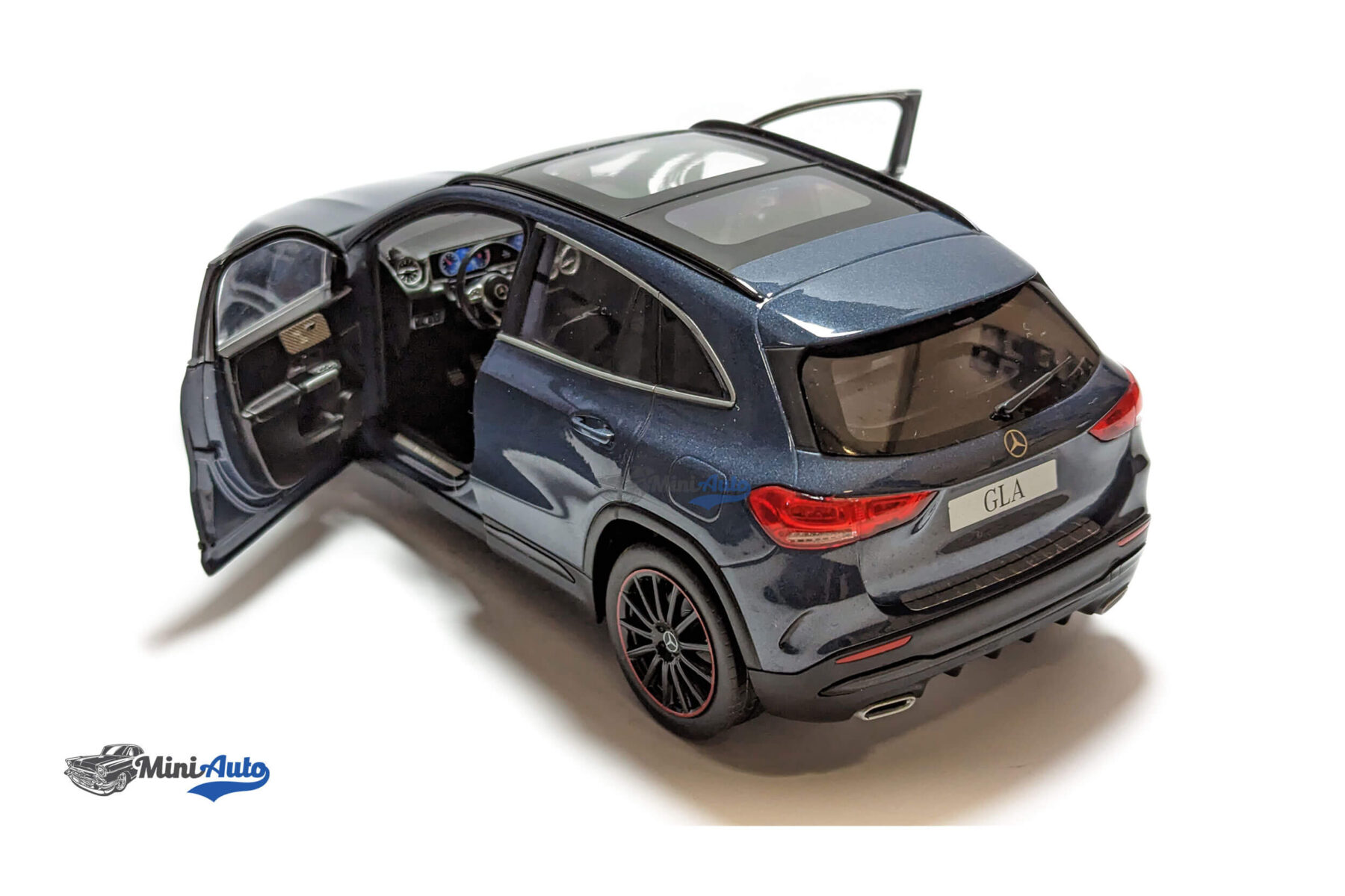Mercedes-Benz-GLA-Class-H247-AMG---2020---Dark-Blue_10 Mercedes-Benz GLA-Class H247 AMG - 2020 - Dark Blue - Image 9