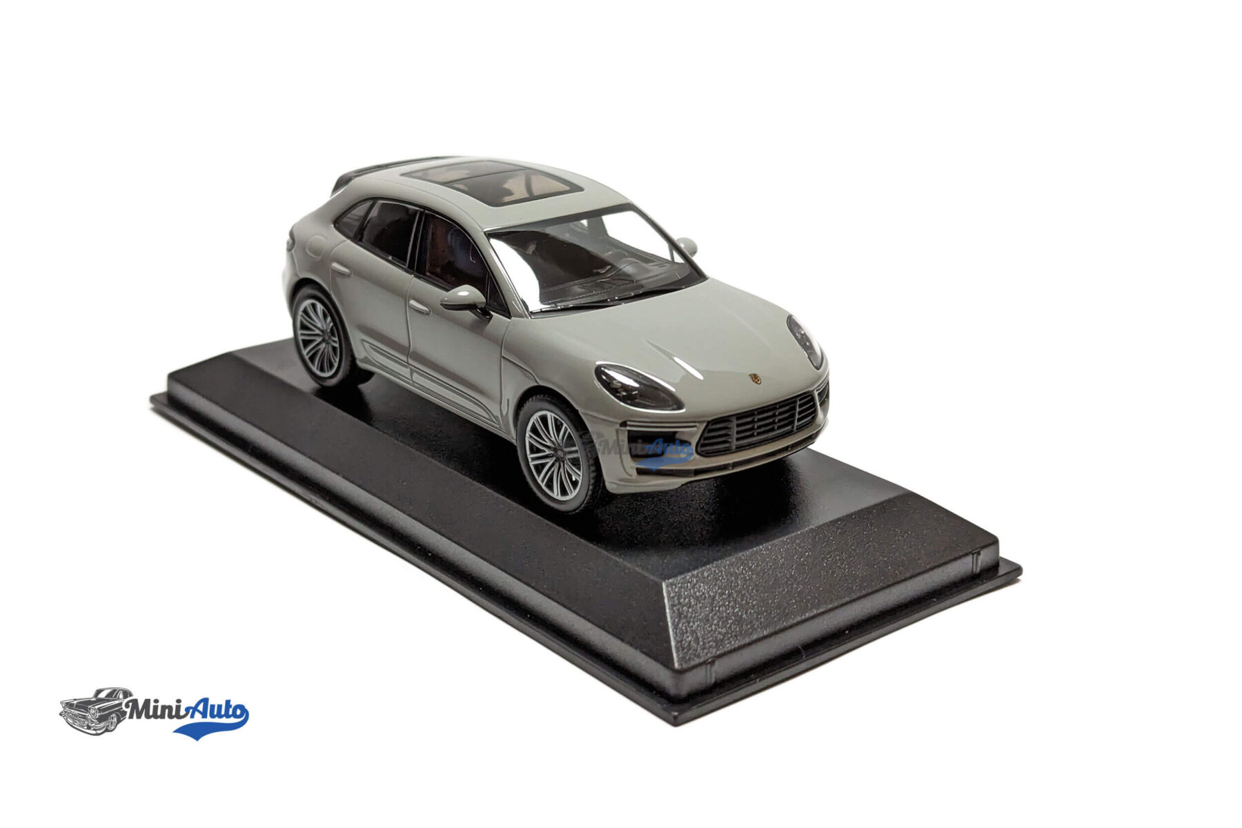 Porsche Macan Turbo Special Edition 2019 - Light Grey - Image 7
