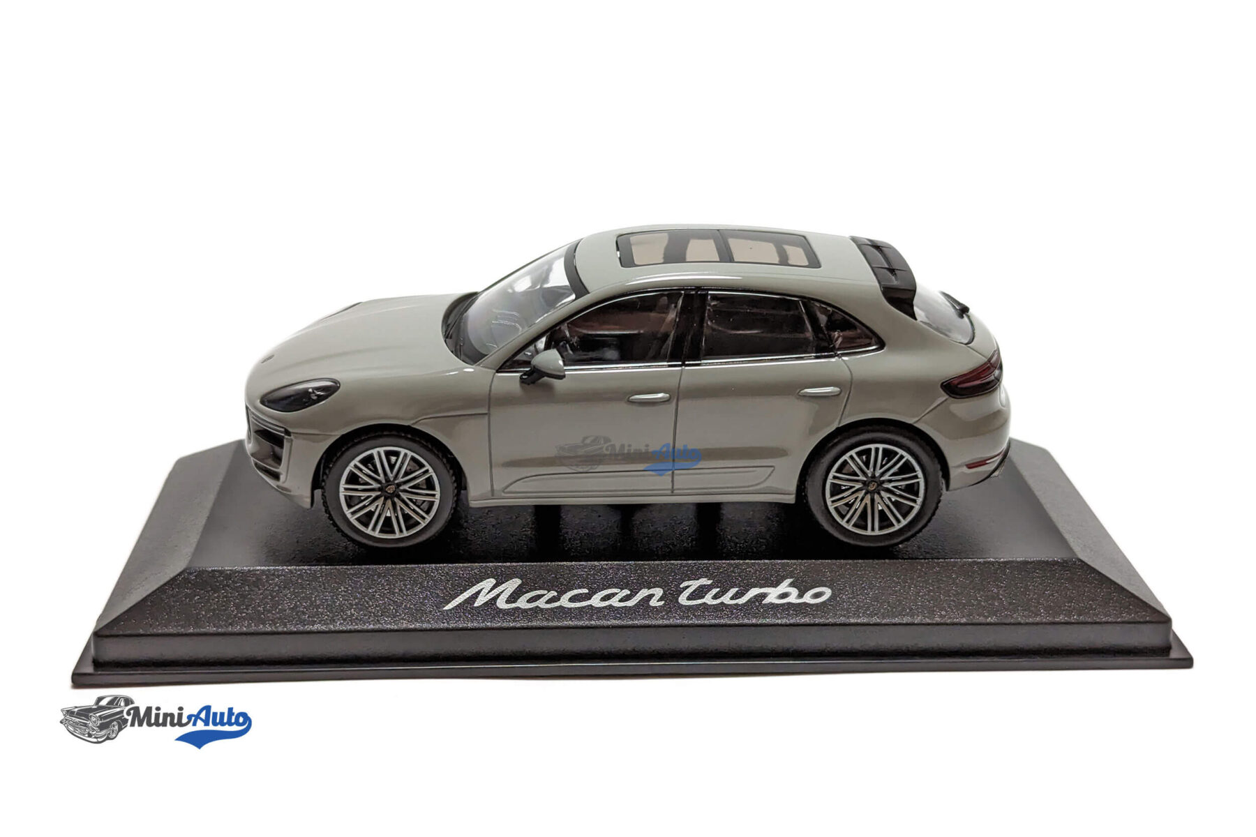 Porsche Macan Turbo Special Edition 2019 - Light Grey - Image 6