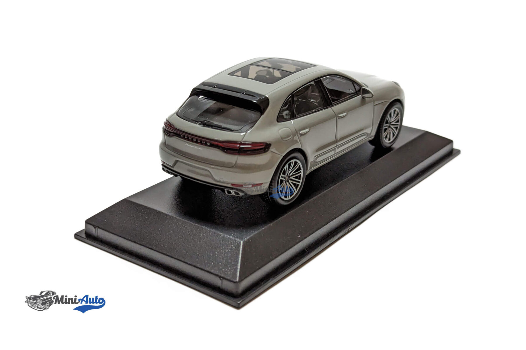 Porsche Macan Turbo Special Edition 2019 - Light Grey - Image 4
