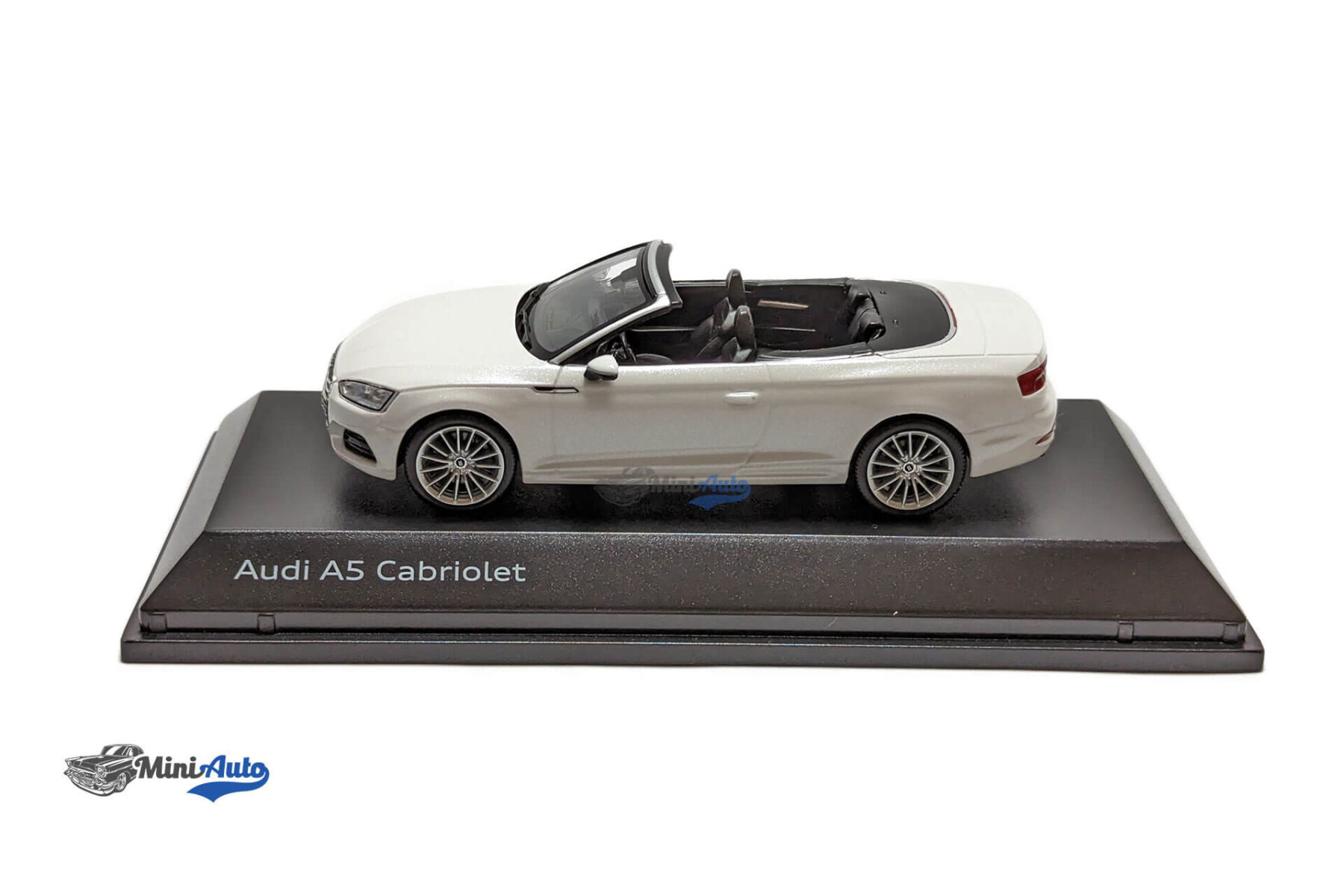 Audi-A5-Cabriolet---2017---White_4 Audi A5 Cabriolet - 2017 - White - Image 2