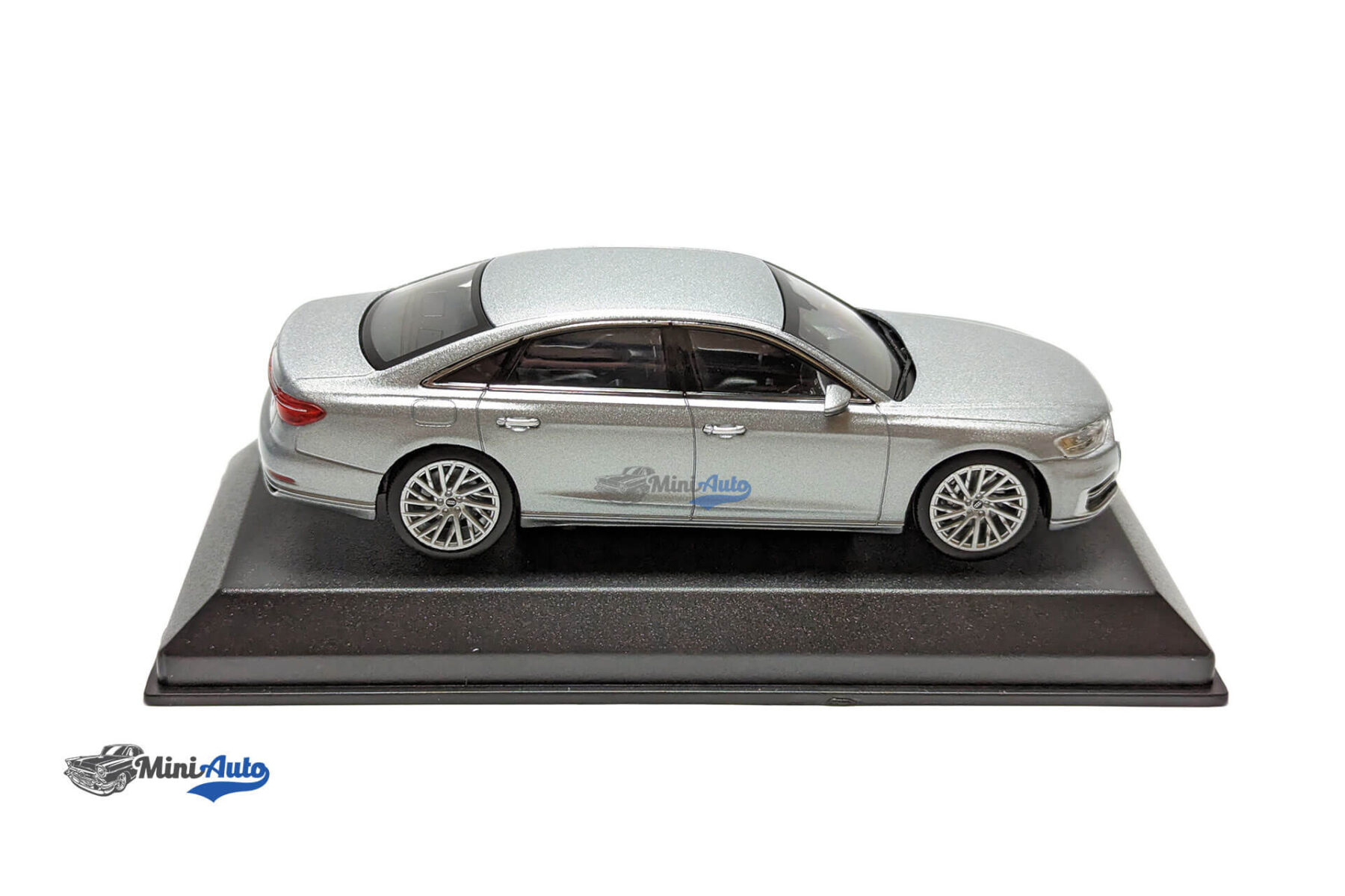 Audi A8L - 2019 - Silver - Image 5