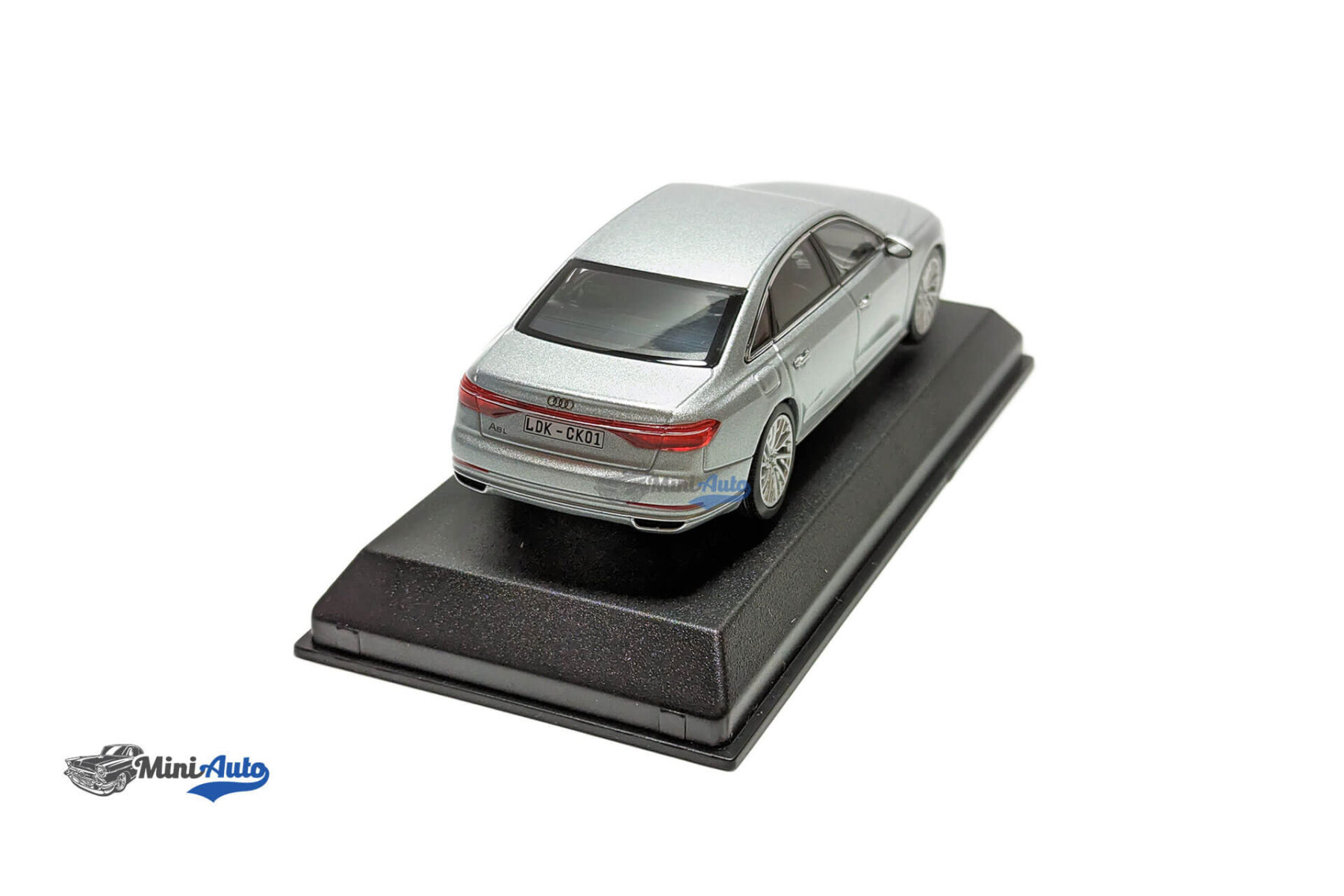 Audi A8L - 2019 - Silver - Image 7