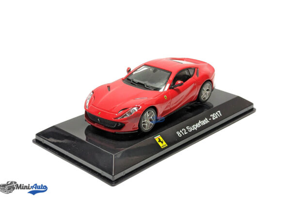 Ferrari 812 Superfast - 2017 - Red