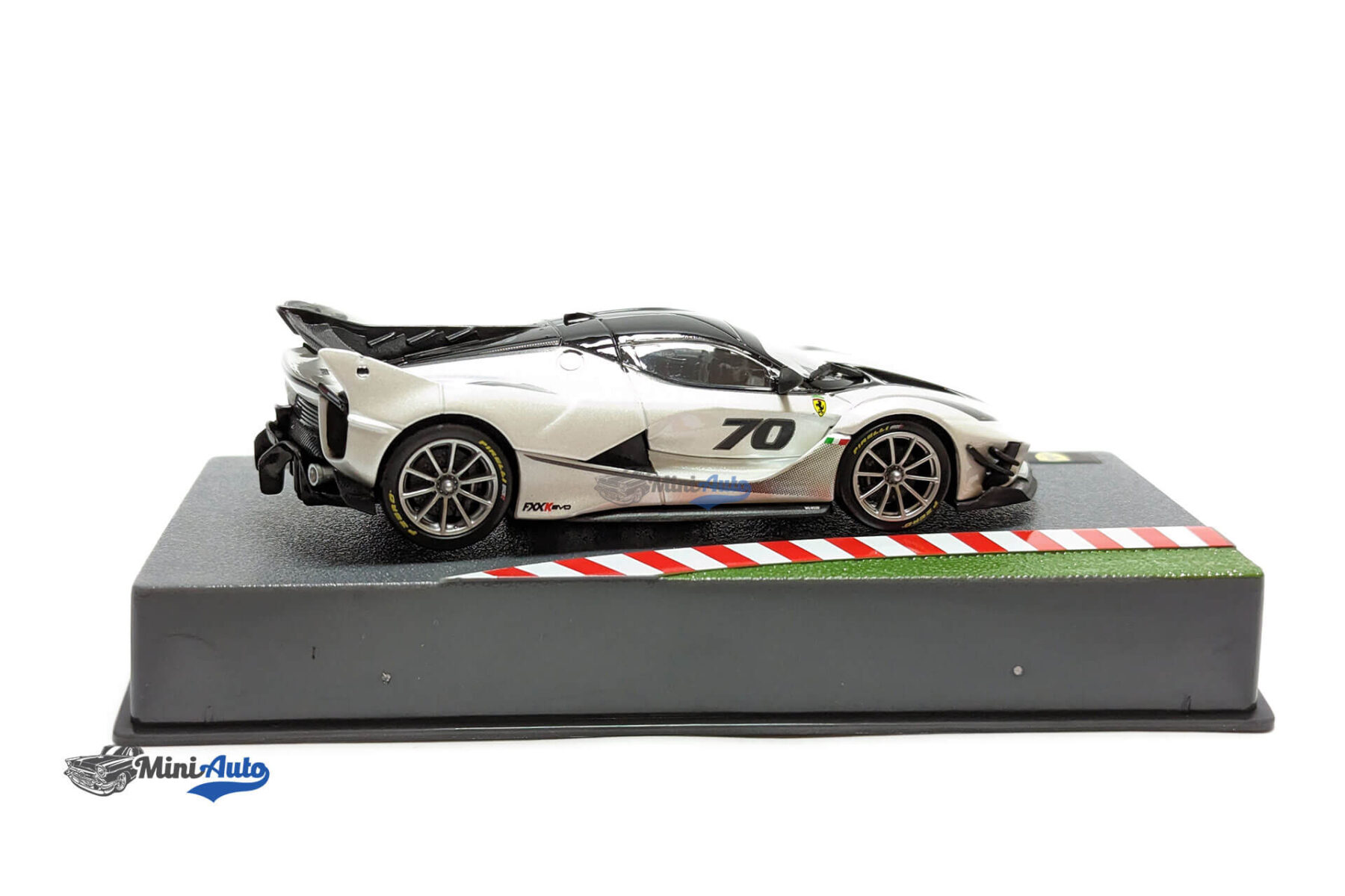 Ferrari FXX-K #70 - 2017 - White/Black - Image 5