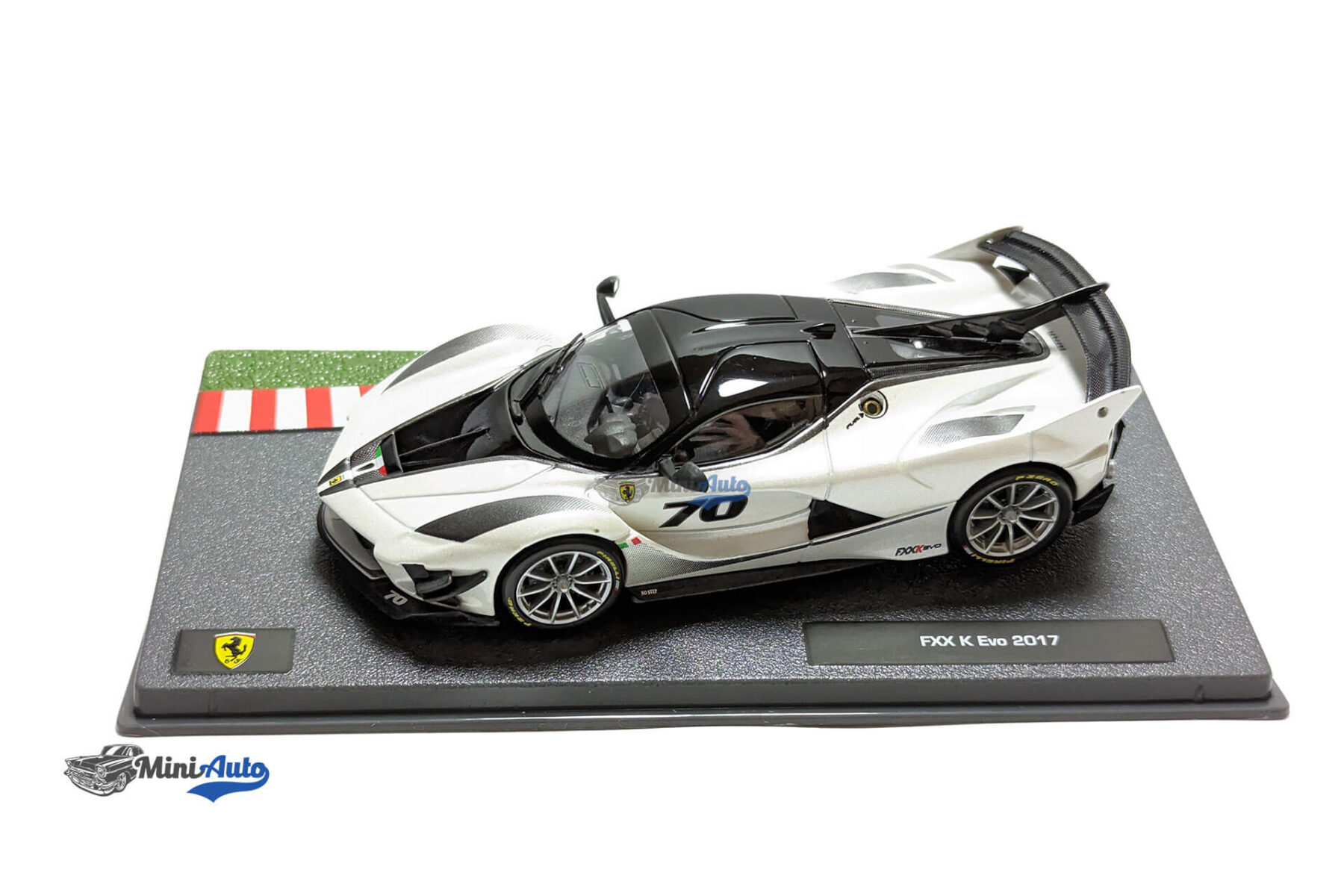 Ferrari FXX-K #70 - 2017 - White/Black - Image 2