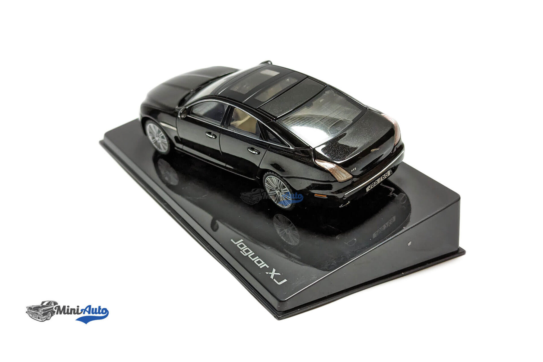 Jaguar XJ (X351) - 2009 - Black - Image 6