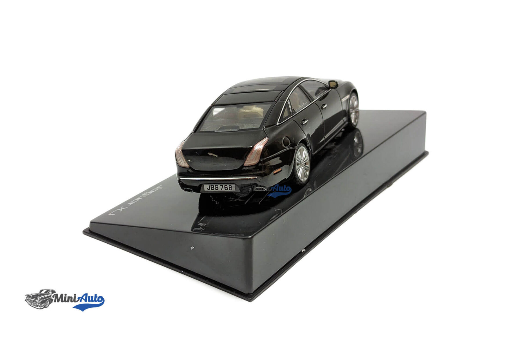 Jaguar XJ (X351) - 2009 - Black - Image 7