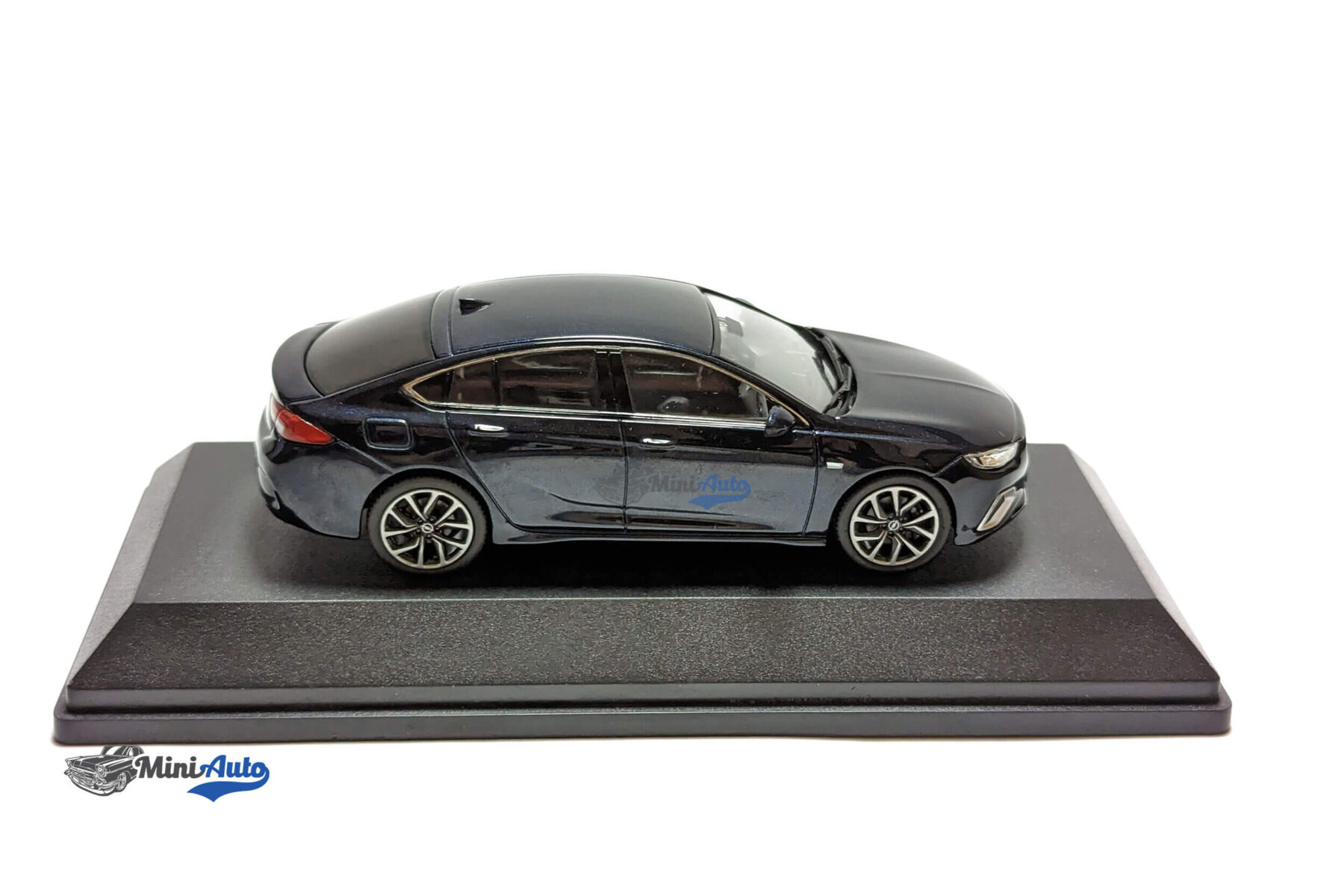 Opel Insignia Grand Sport - 2017 - Blue - Image 5