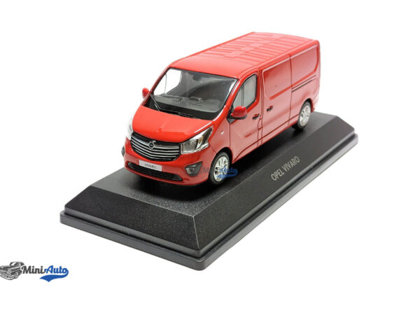 Opel Vivaro Van - 2015 - Red