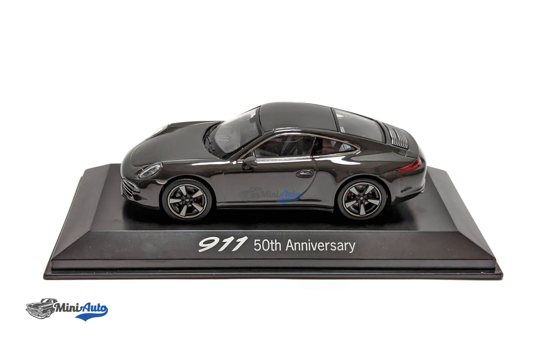 Porsche 911 (991) 50 Years Porsche 911 Edition - 1972 - Grey - Image 2
