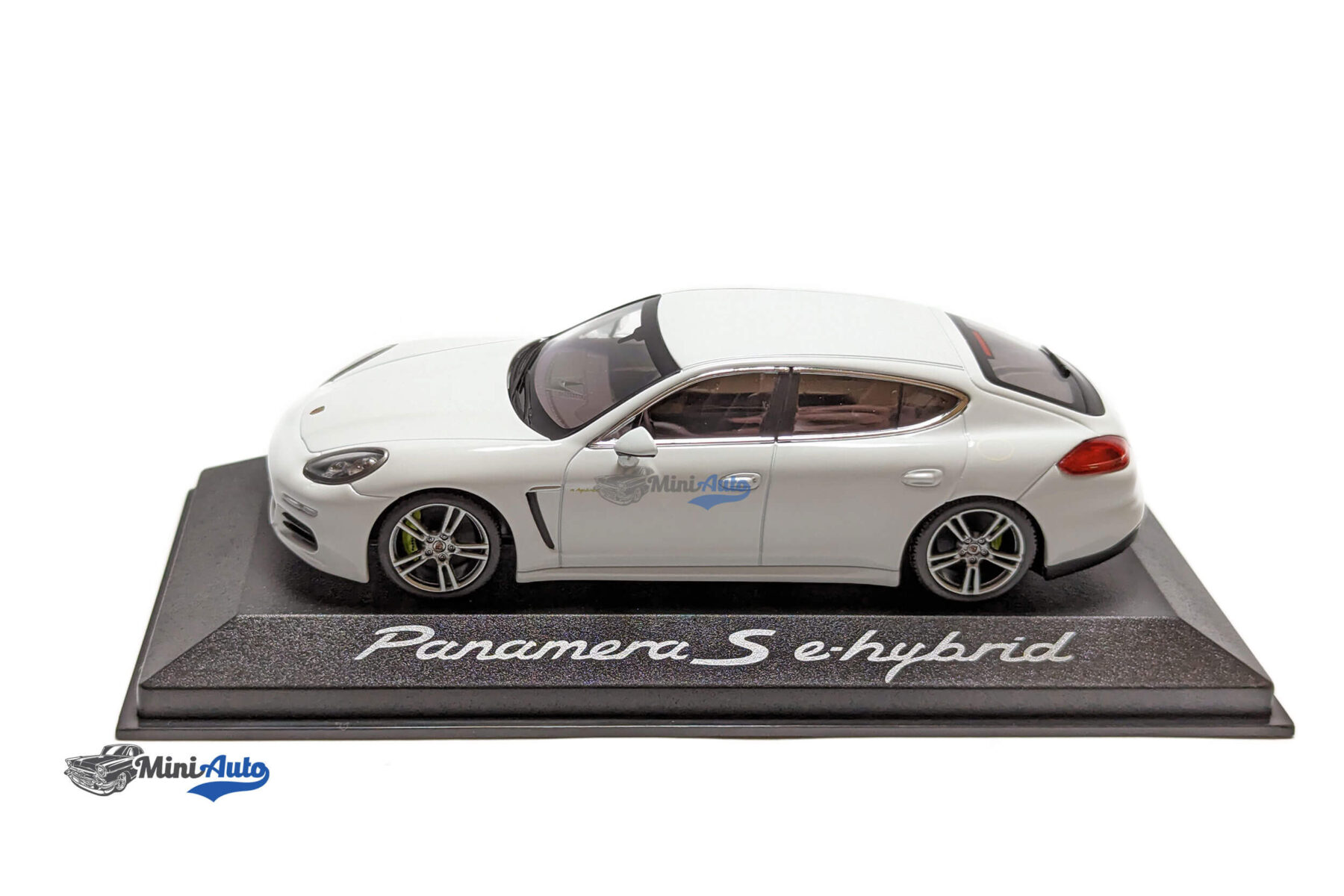 Porsche Panamera S Gen. II e-hybrid - 2014 - White - Image 2