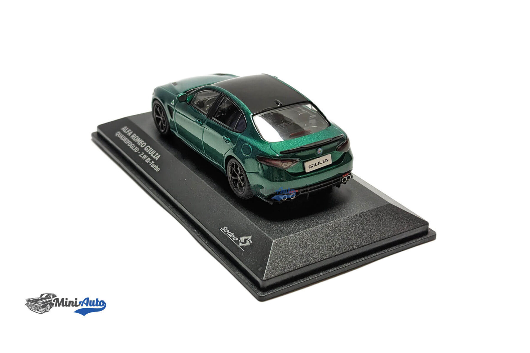 Alfa Romeo Giulia Quadrifoglio - 2020 - Green - Image 6