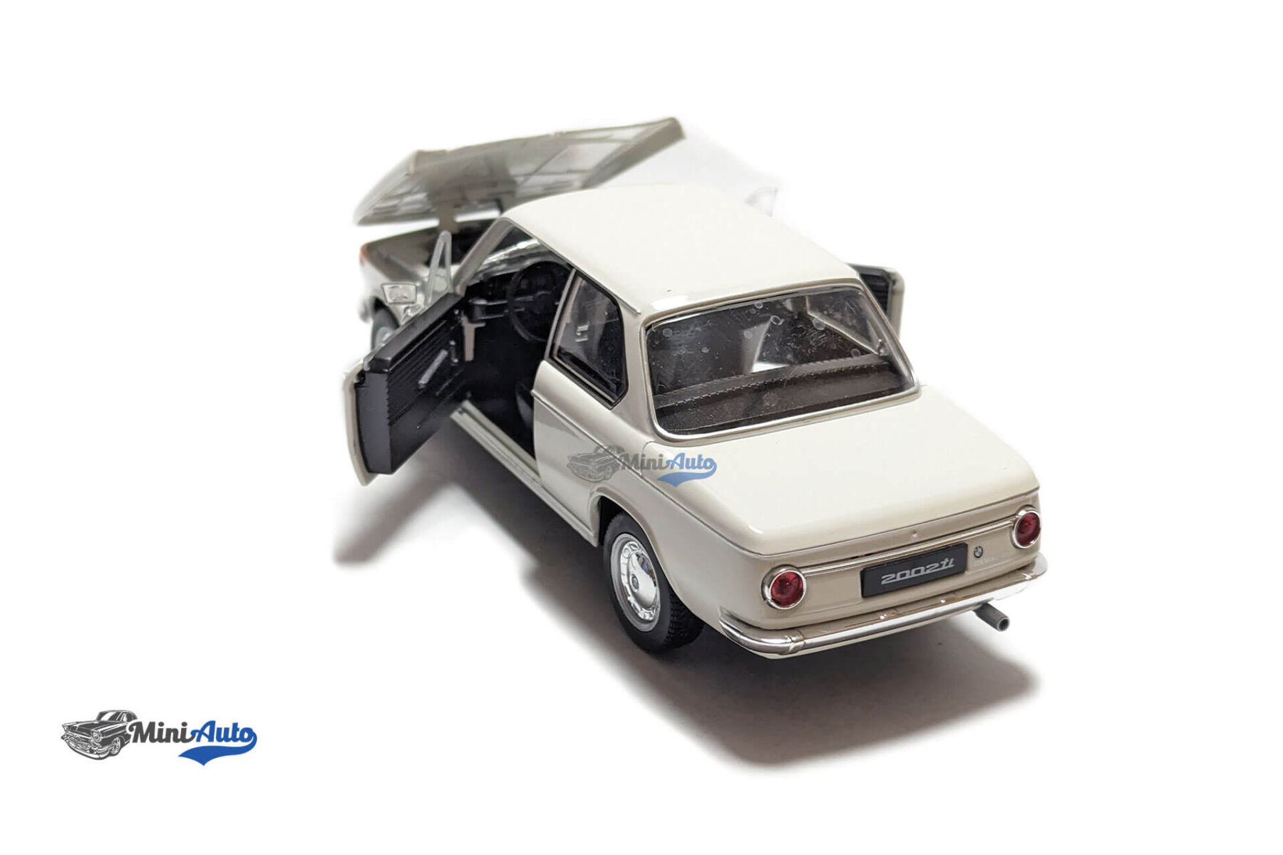 BMW 2002ti 2-Doors - 1966 - White - Image 5