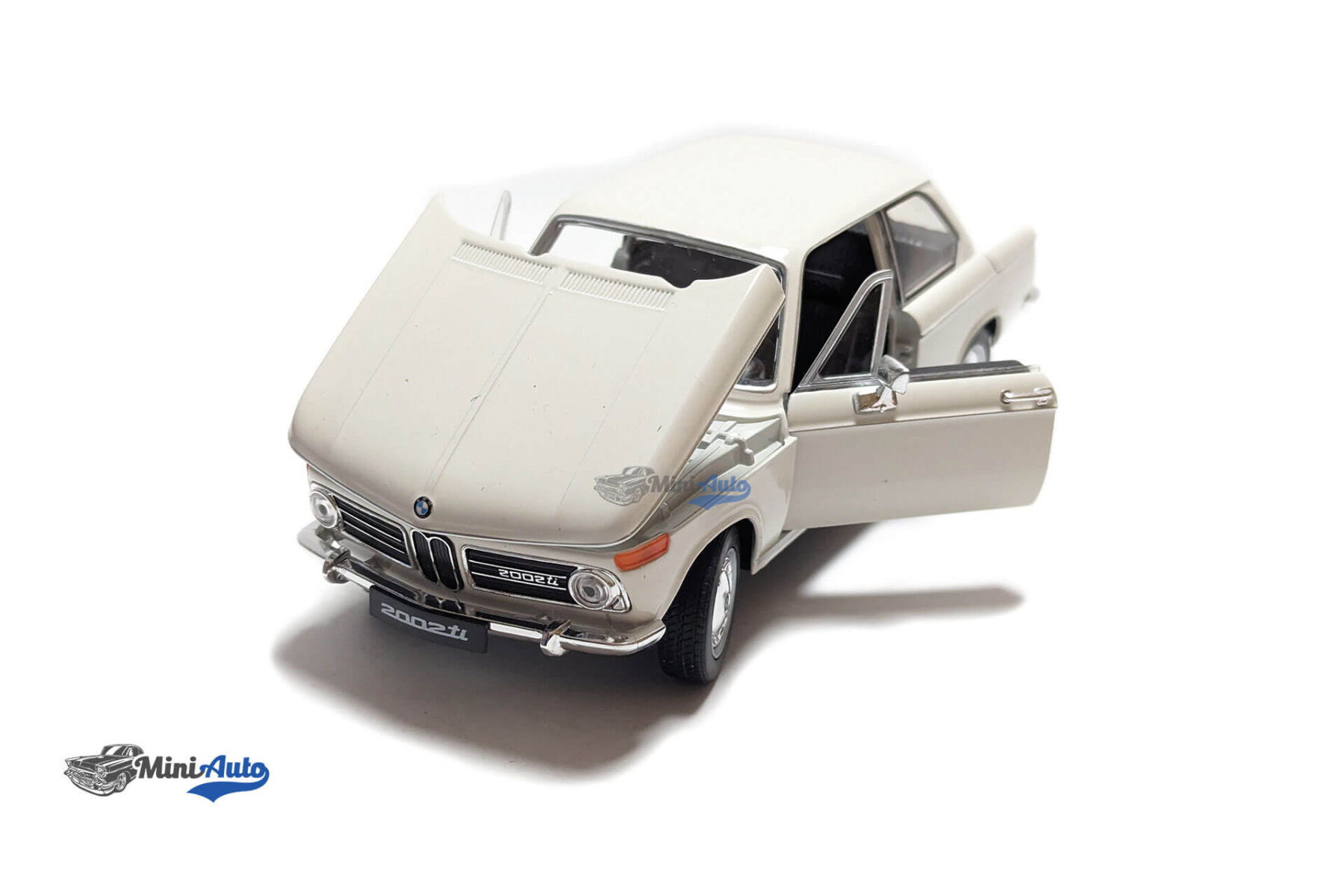 BMW 2002ti 2-Doors - 1966 - White - Image 2