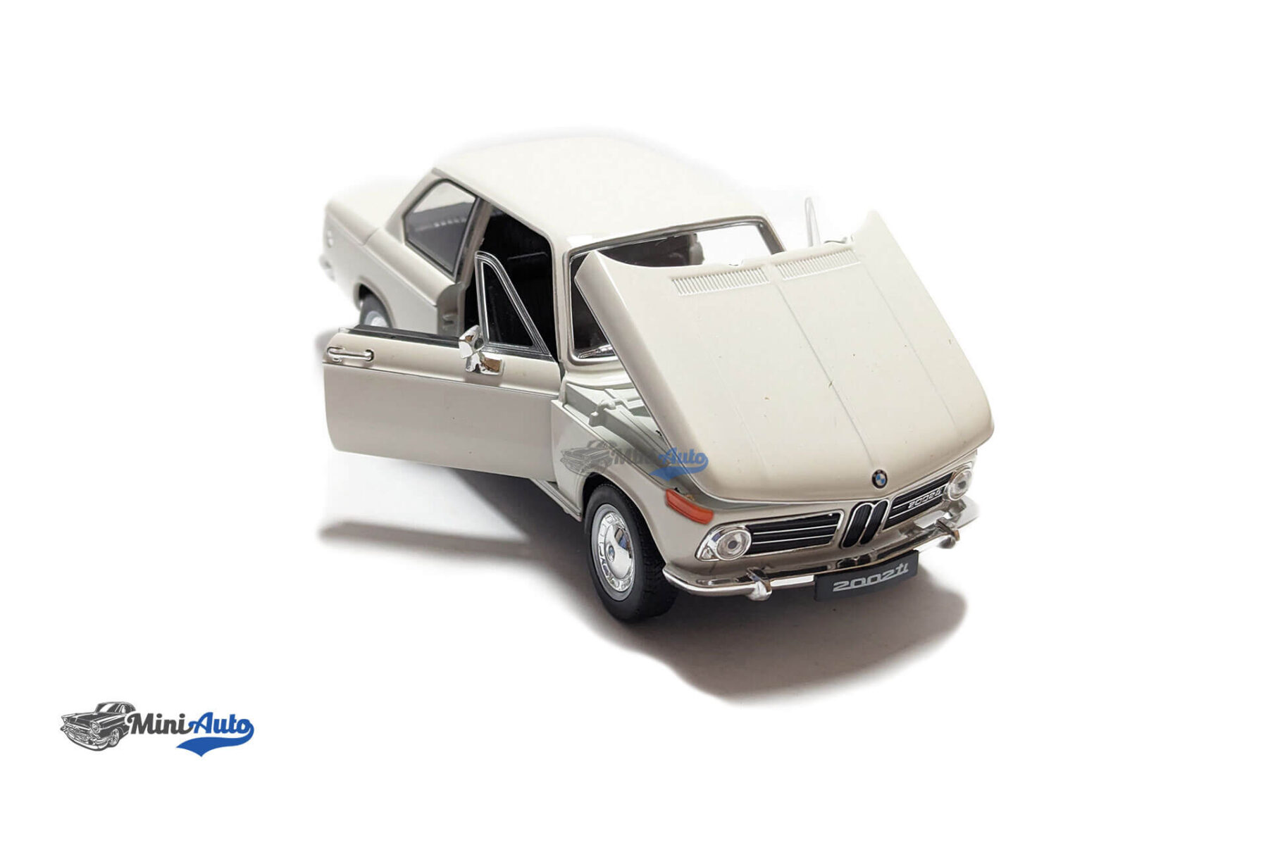 BMW 2002ti 2-Doors - 1966 - White - Image 3