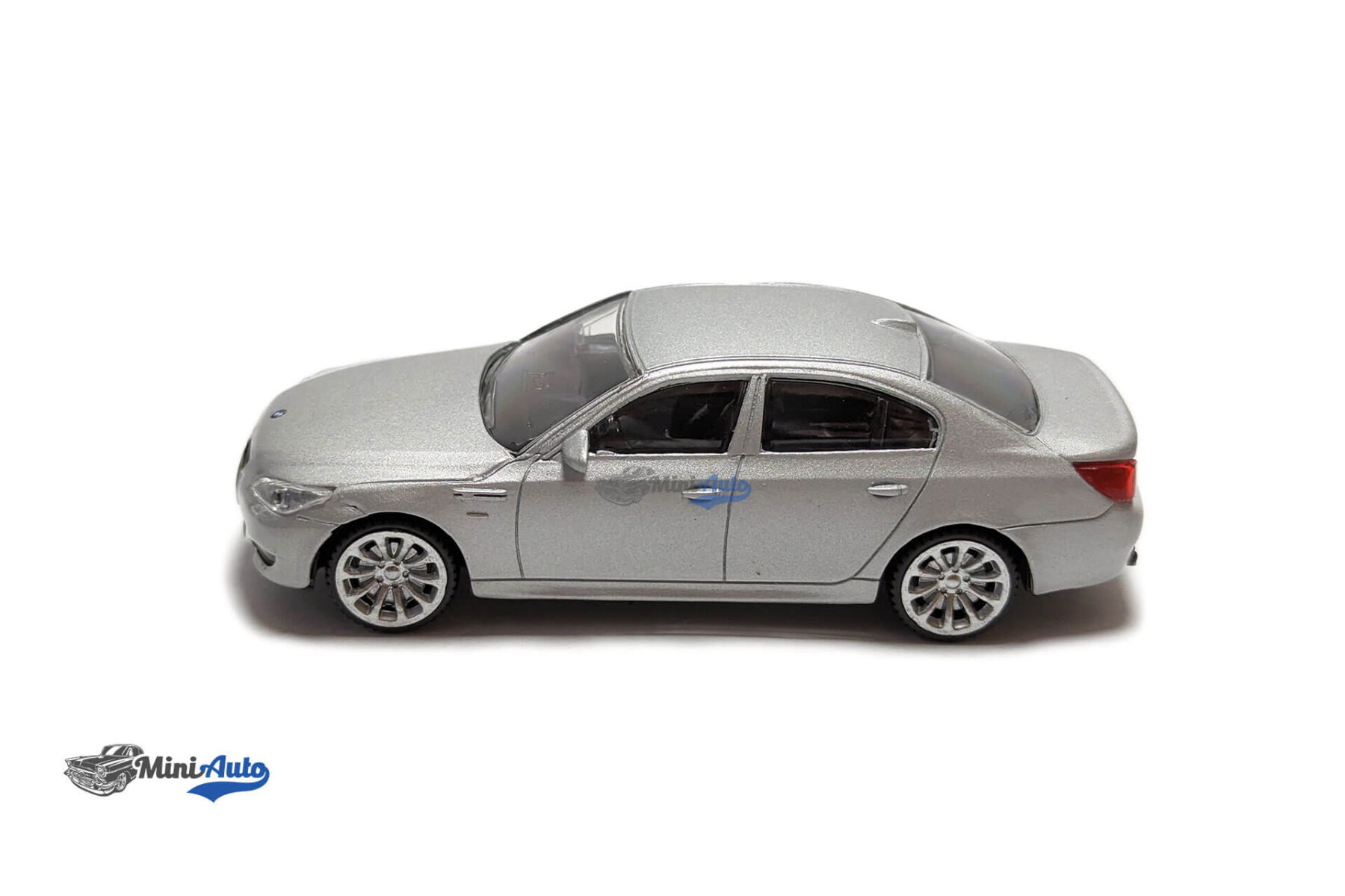 BMW 5-Series M5 (E60) - 2005 - Grey - Image 2