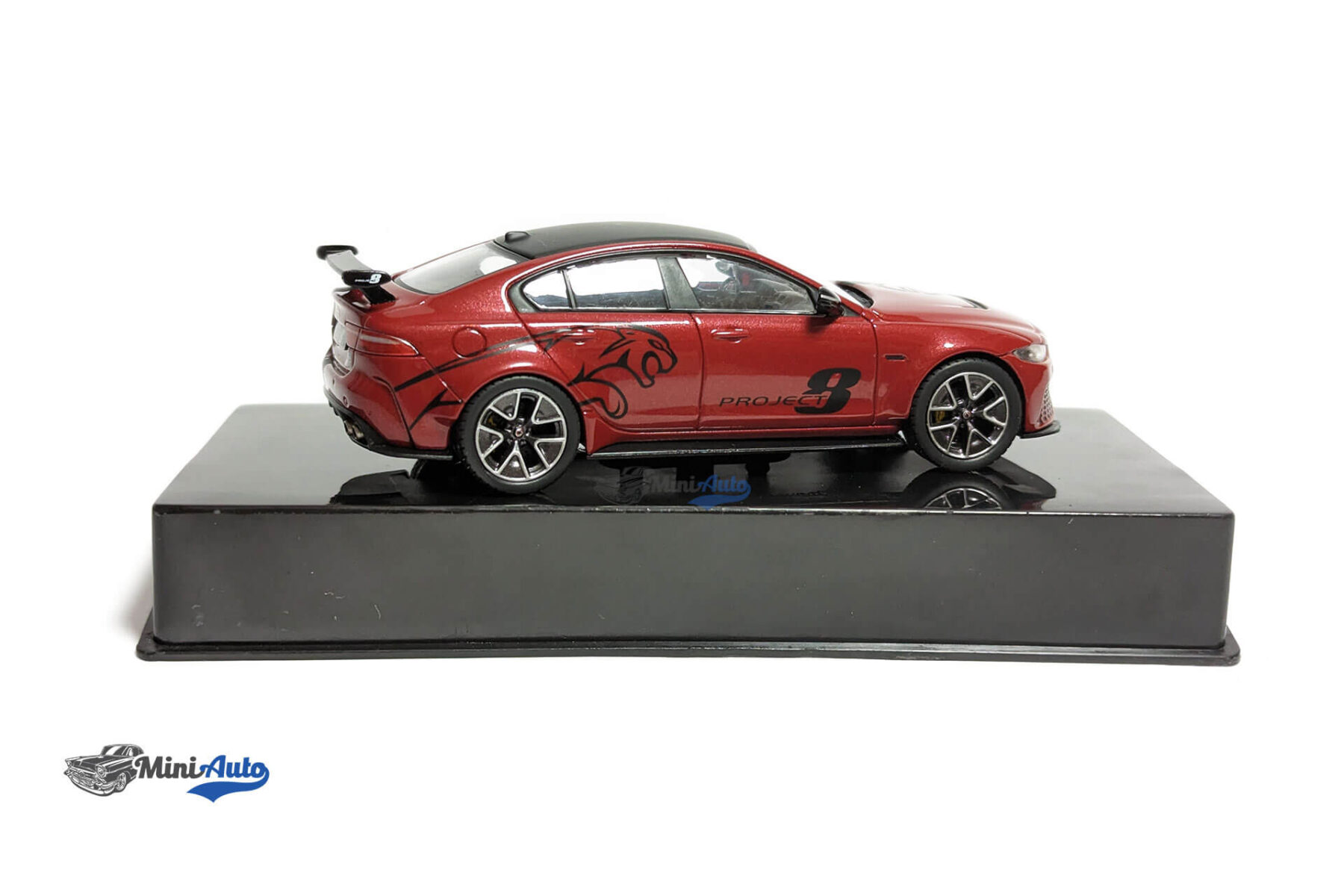 Jaguar-XE-SV-Project-8---2017---Red_3 Jaguar XE SV Project 8 - 2017 - Red - Image 3
