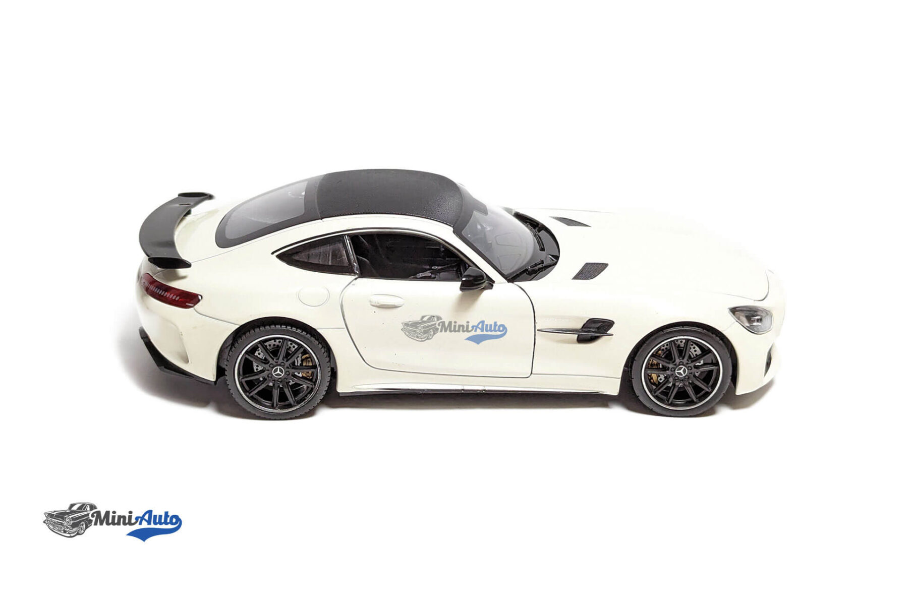 Mercedes-Benz GT-R AMG V8 Biturbo - 2017 - Beige - Image 8