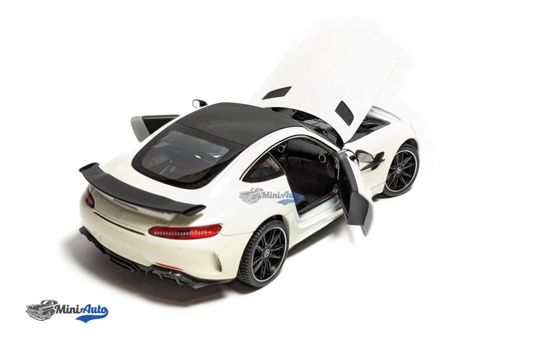 Mercedes-Benz GT-R AMG V8 Biturbo - 2017 - Beige - Image 4