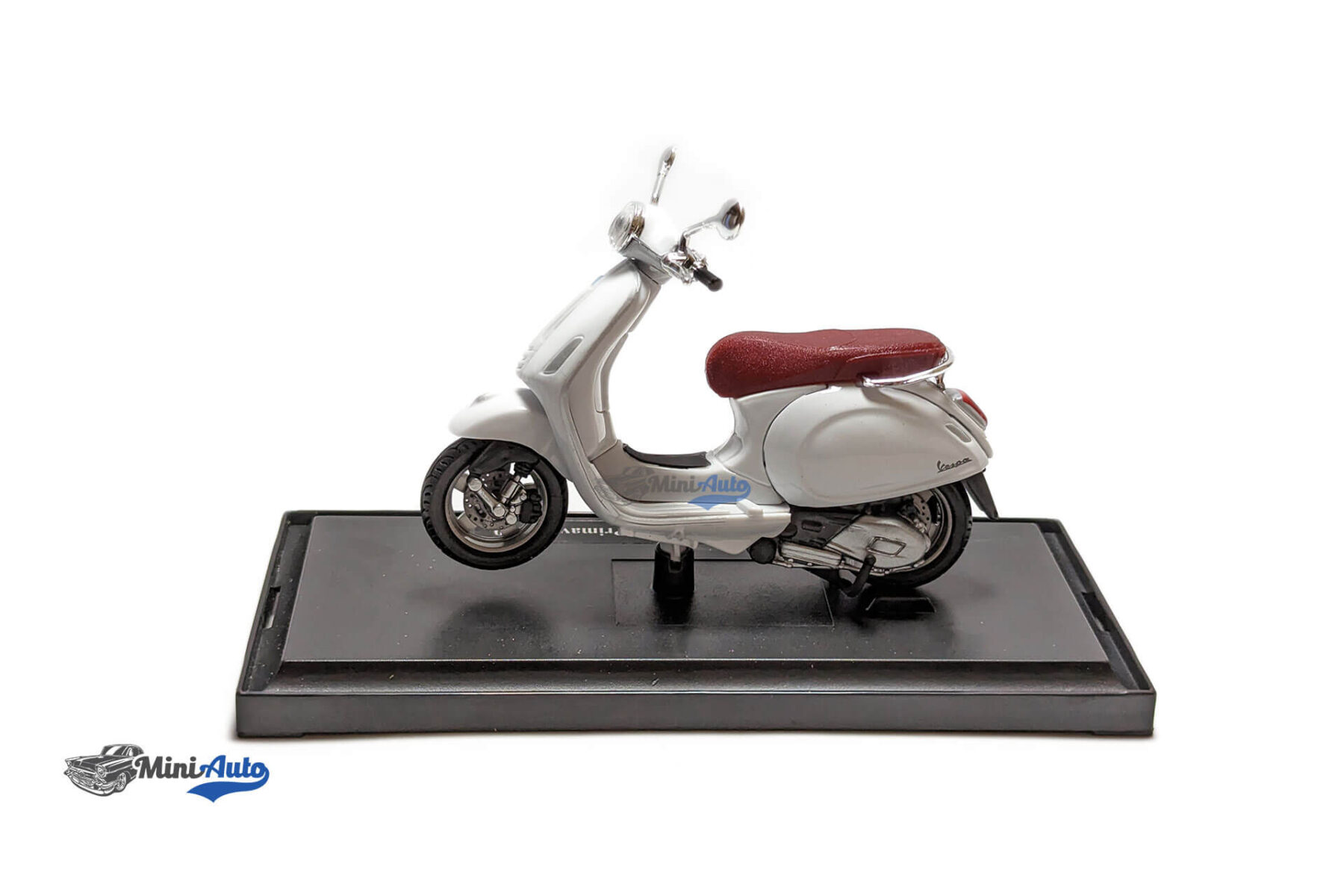 Vespa Primavera 150 - 2014 - White - Image 2