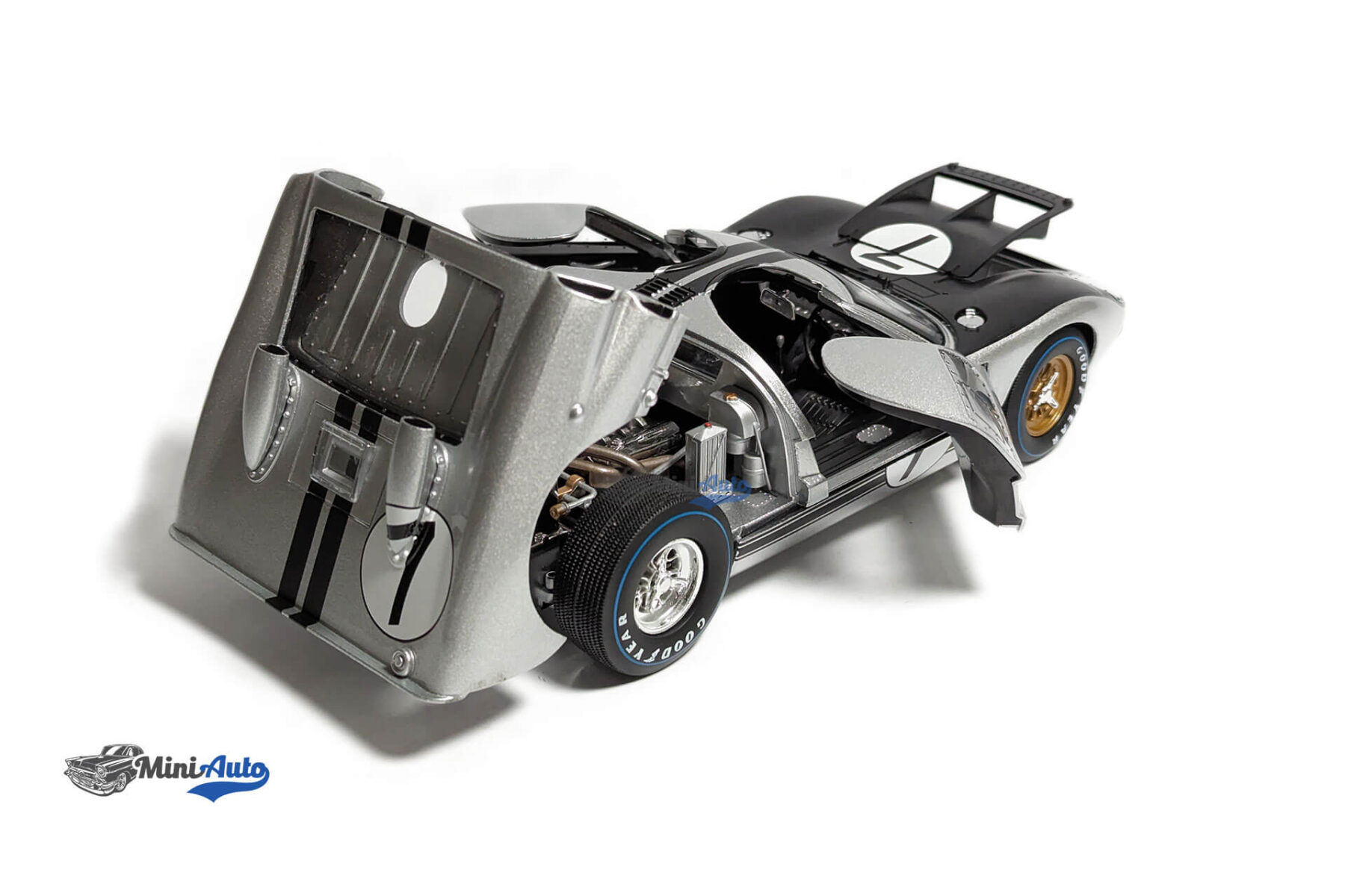 Ford GT40 MK II #7 24h LeMans Hill - 1966 - Silver - Image 4