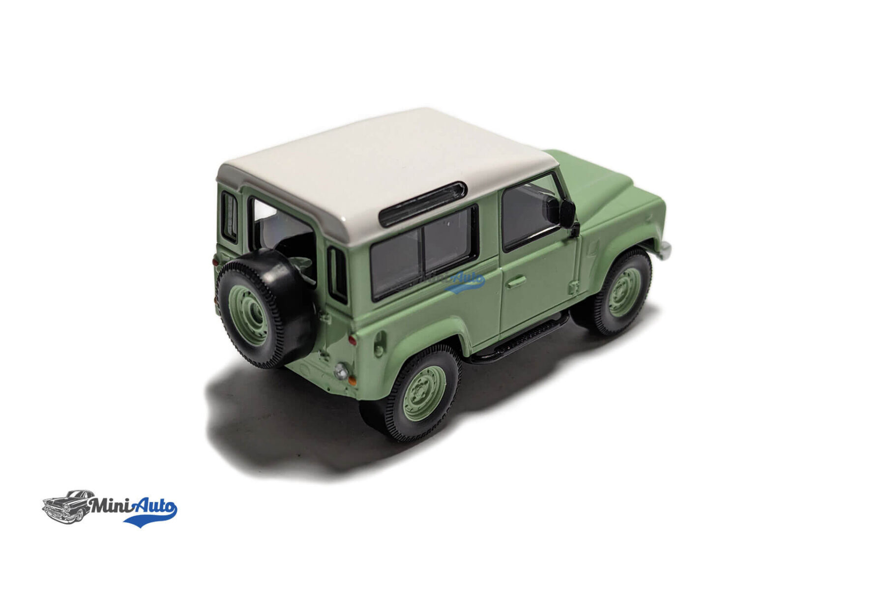 Land Rover Defender - 1995 – Green - Image 7