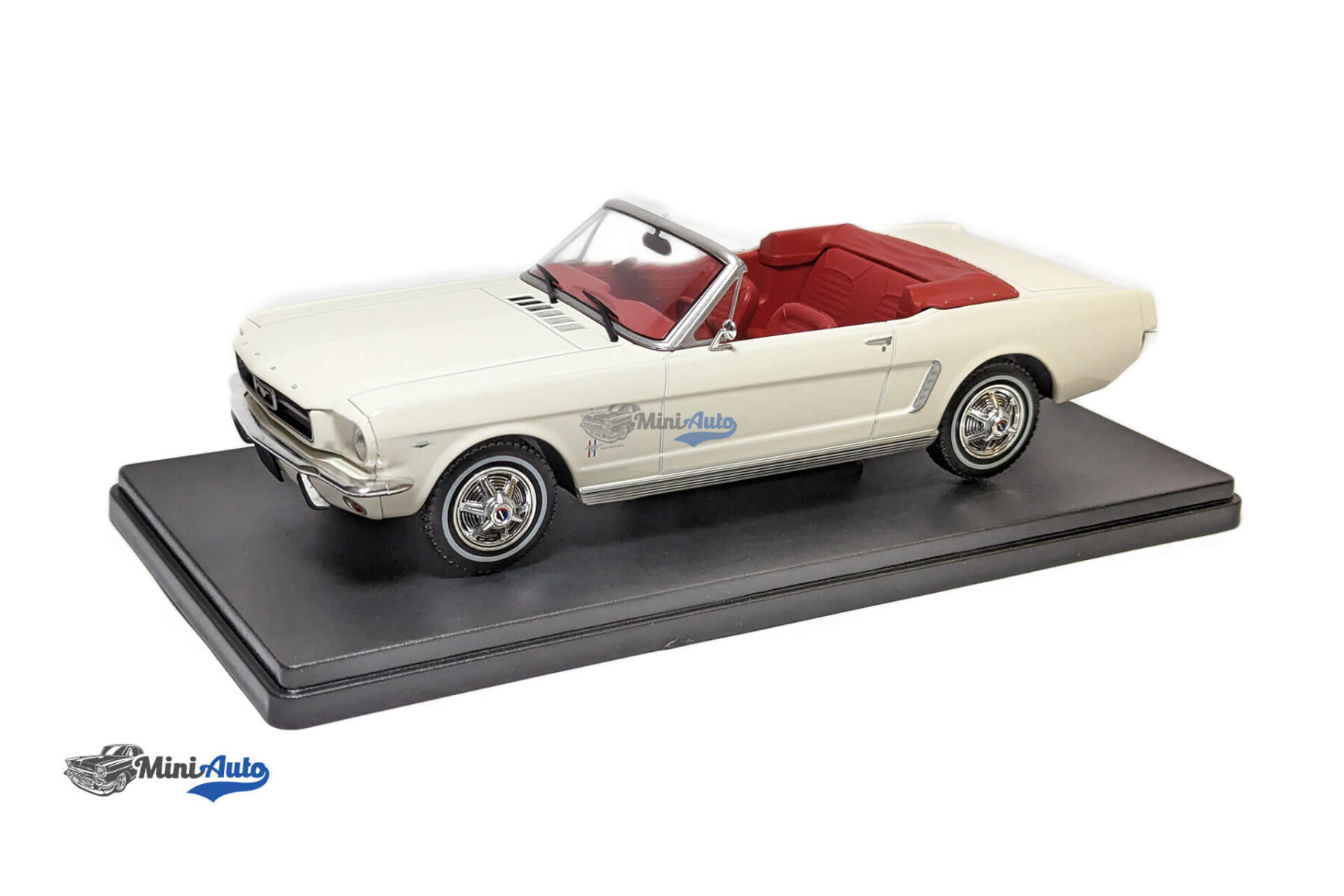 Ford Mustang Convertible - 1965 - White - Image 4