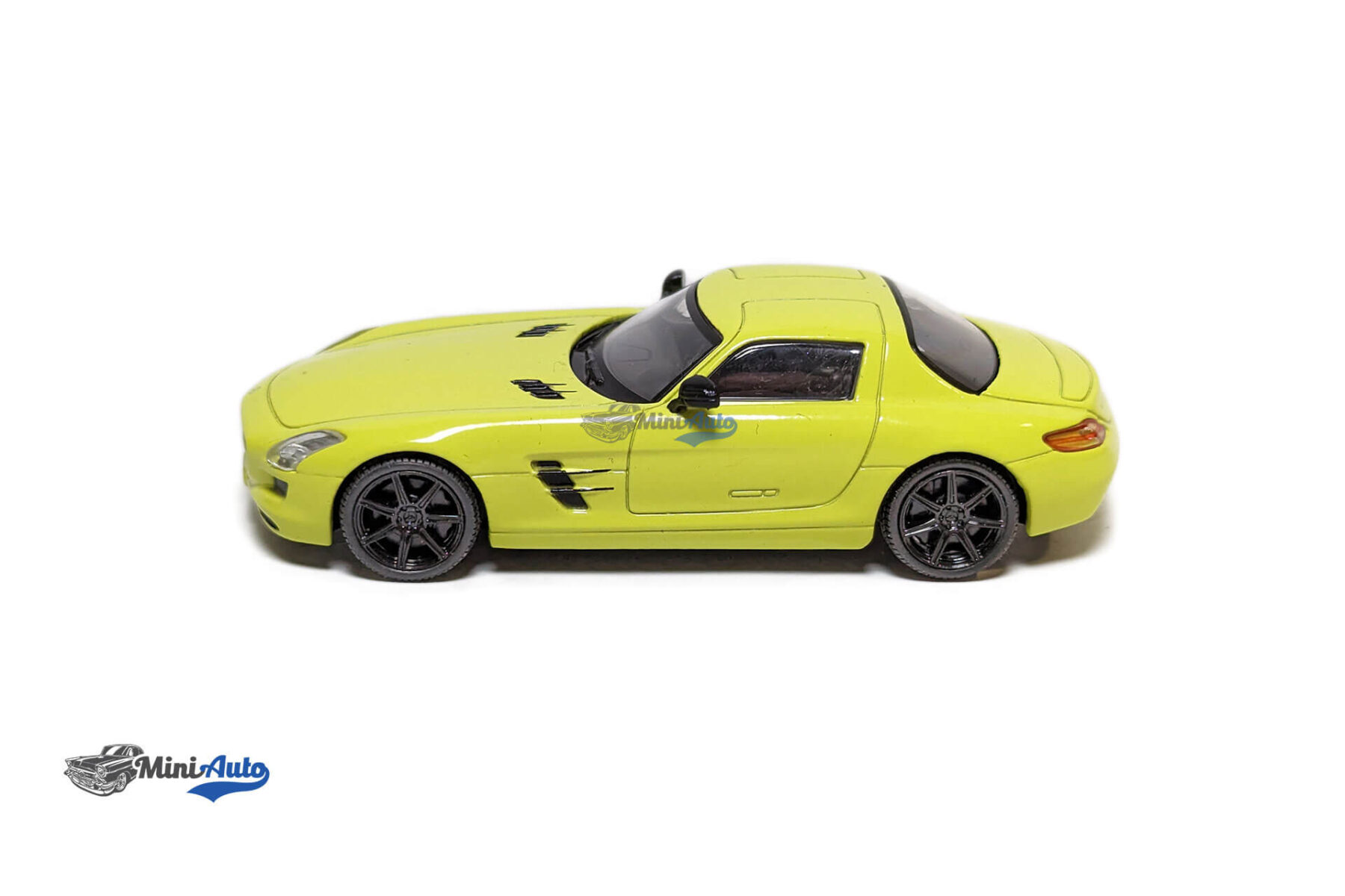 Mercedes Benz SLS AMG - 2010 - Yellow - Image 2