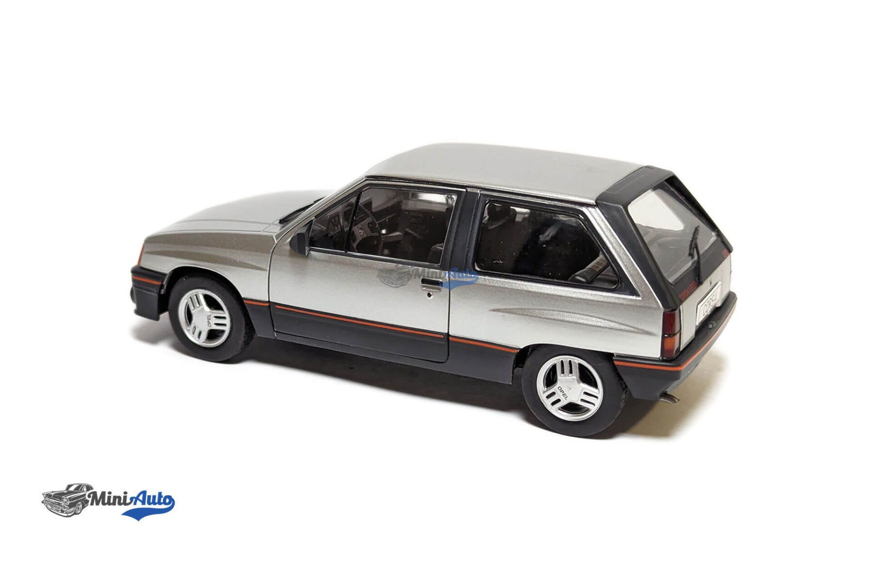 Opel Corsa A SR - Silver - 1985 - Image 10