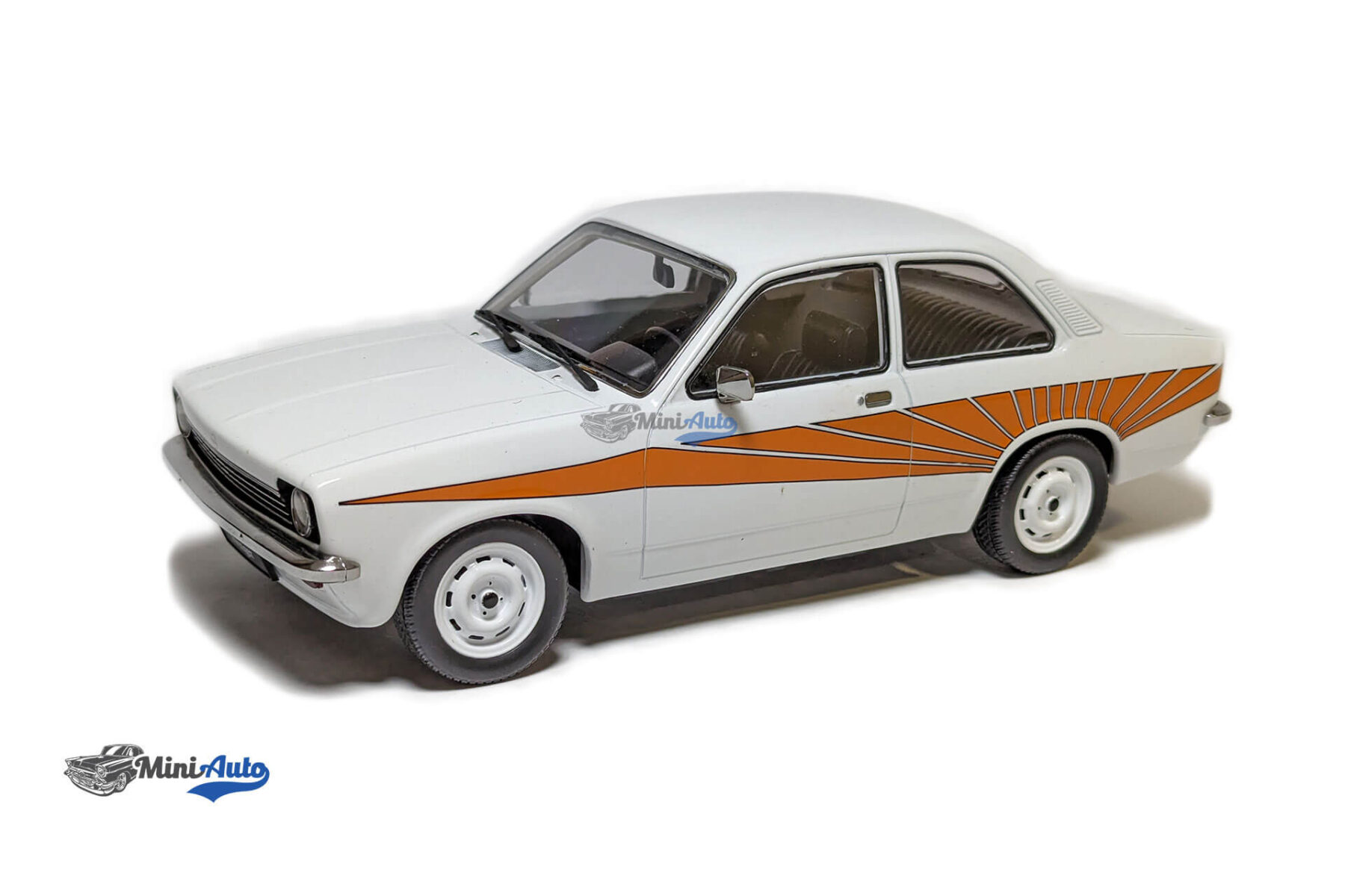 Opel Kadett C Swinger - 1973 - White - Image 3