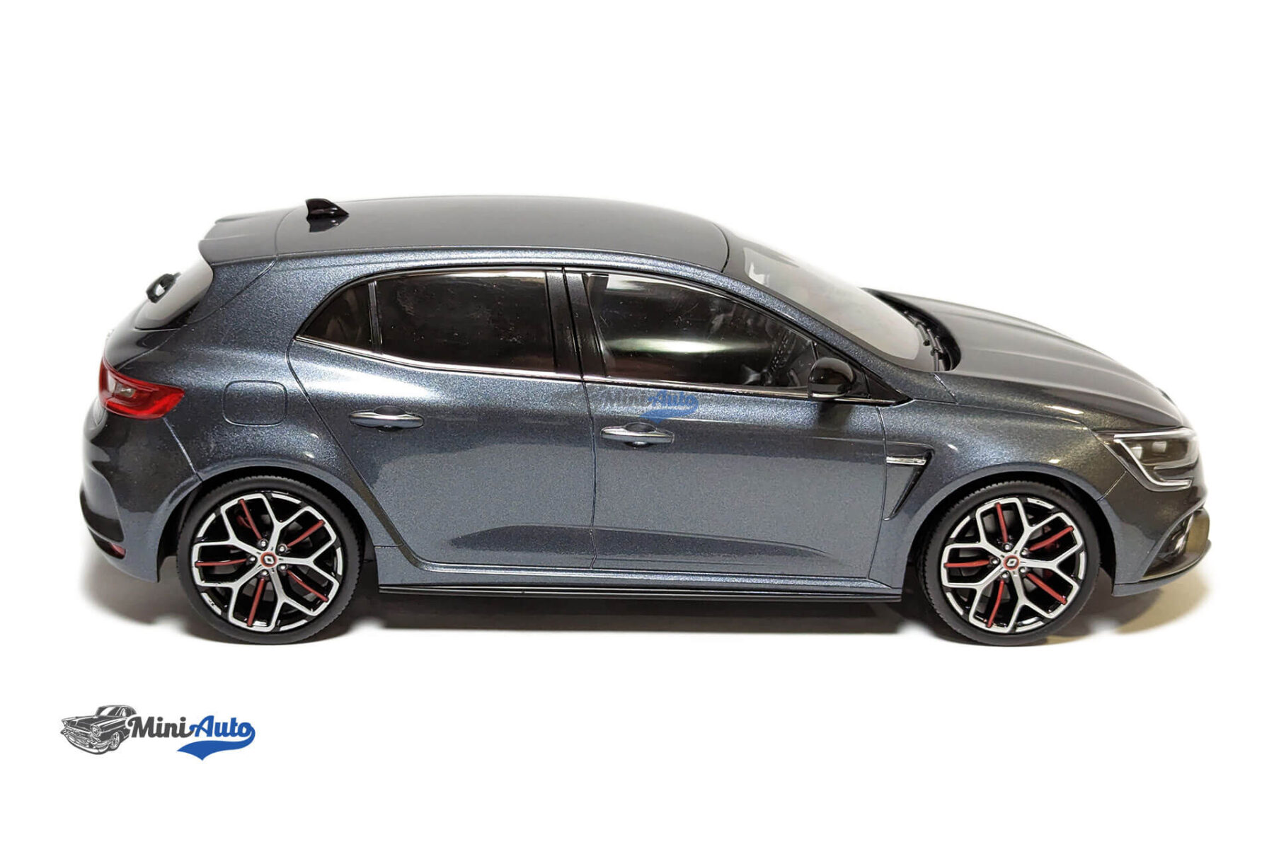 Renault Megane R.S. Trophy - 2019 - Titanium Grey - Image 3